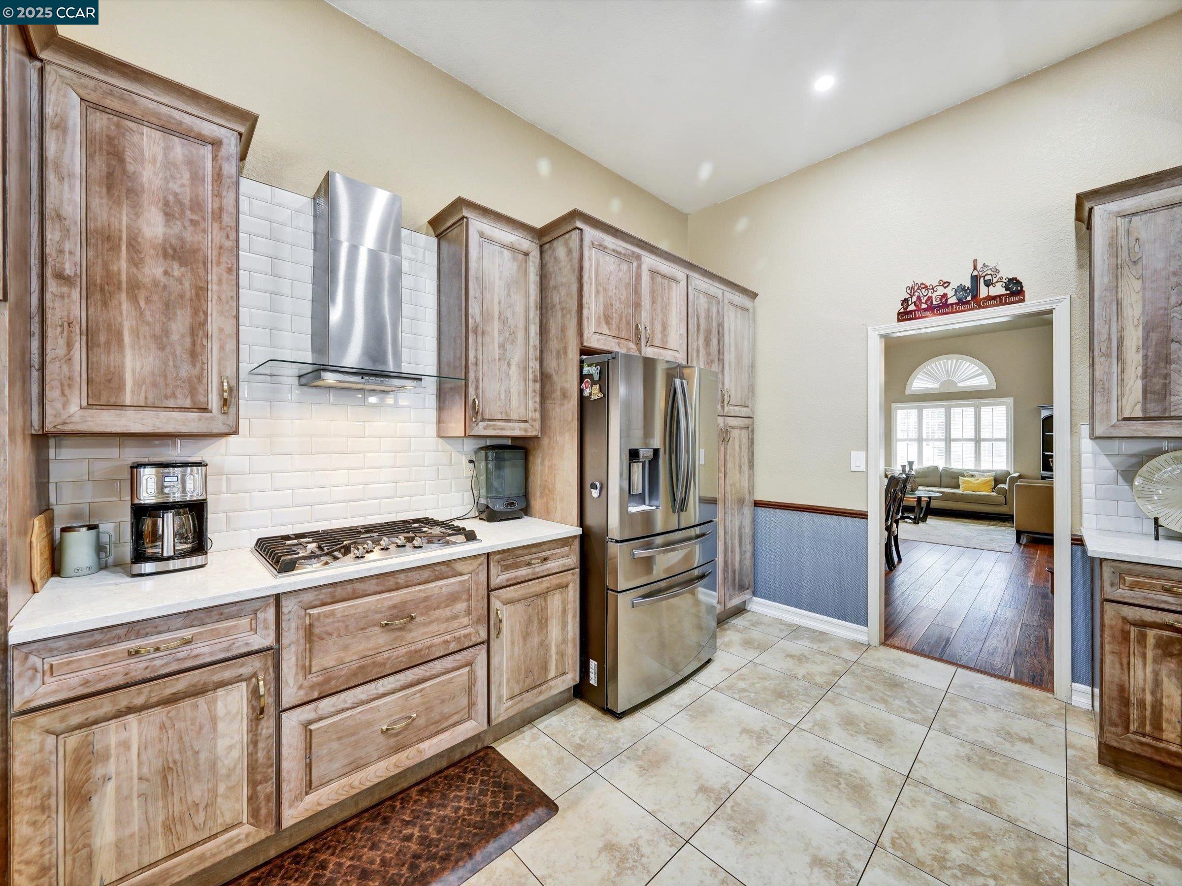 Detail Gallery Image 10 of 51 For 913 Cedar Brook Ln, Vacaville,  CA 95687 - 4 Beds | 2/1 Baths