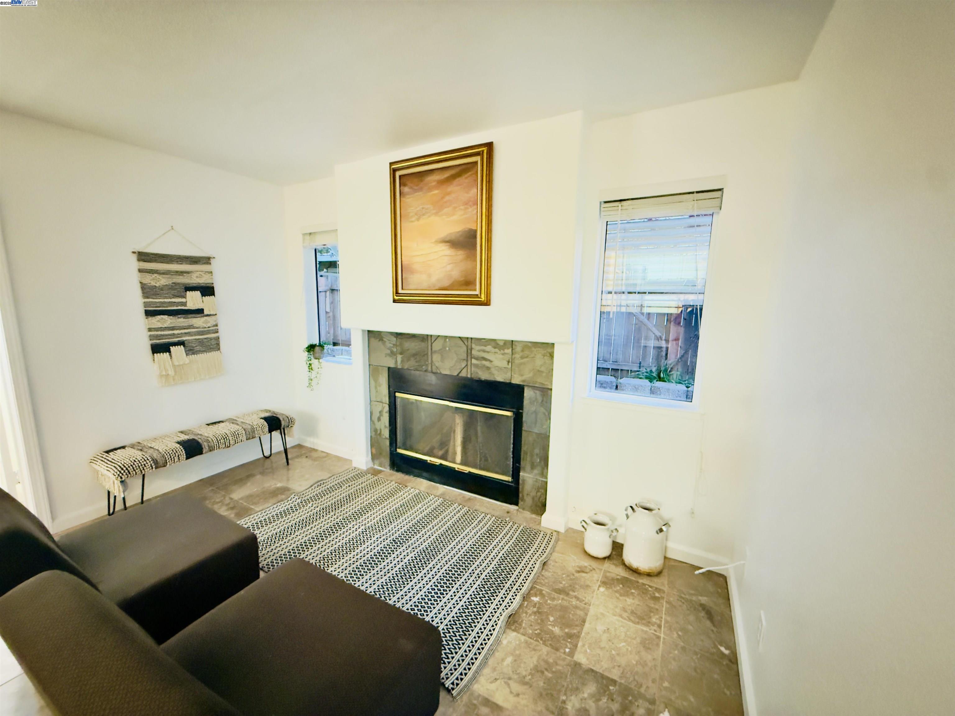 Detail Gallery Image 13 of 35 For 512 Bantry Rd, Pinole,  CA 94564-2683 - 3 Beds | 2/1 Baths