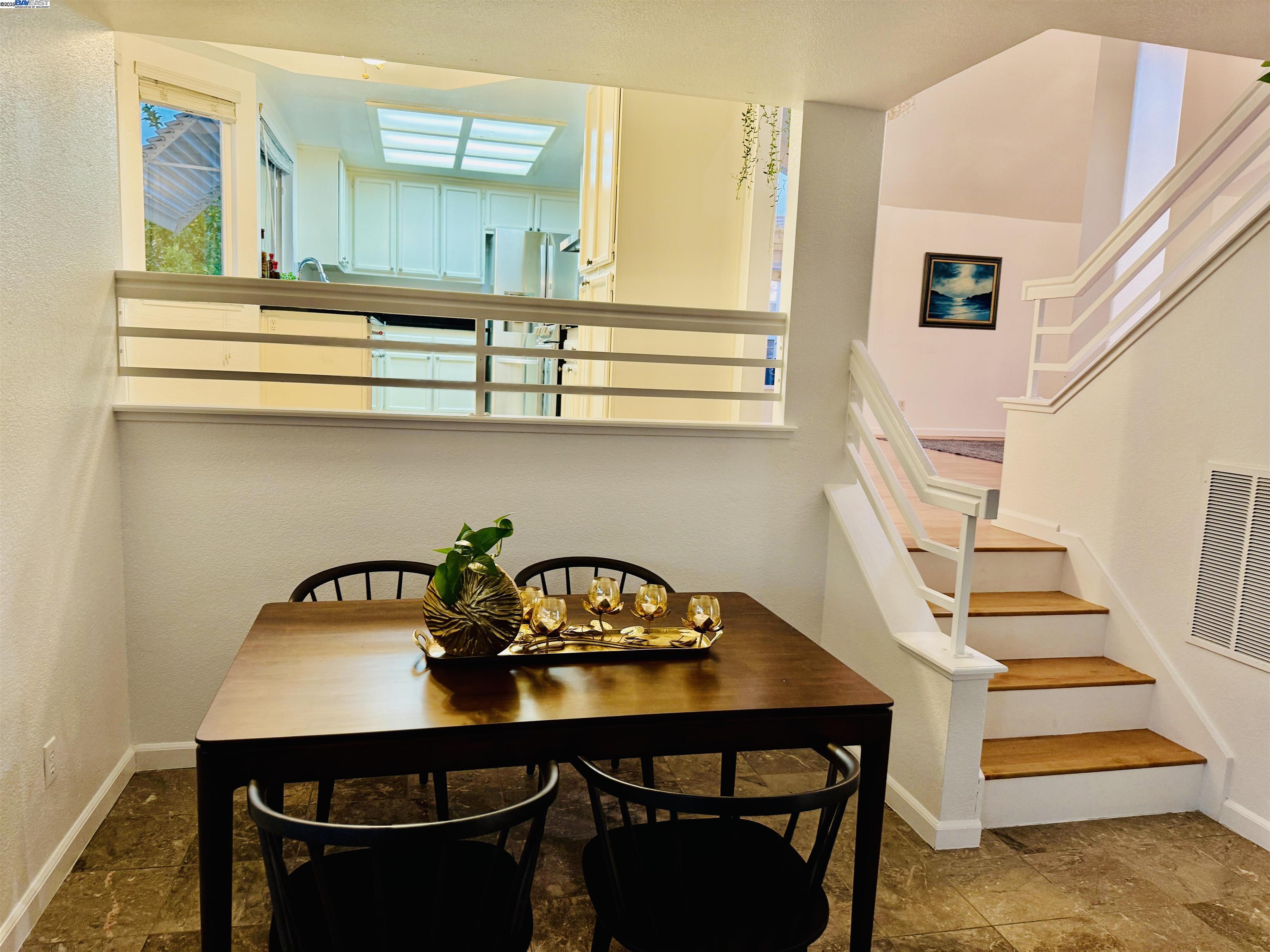 Detail Gallery Image 14 of 35 For 512 Bantry Rd, Pinole,  CA 94564-2683 - 3 Beds | 2/1 Baths