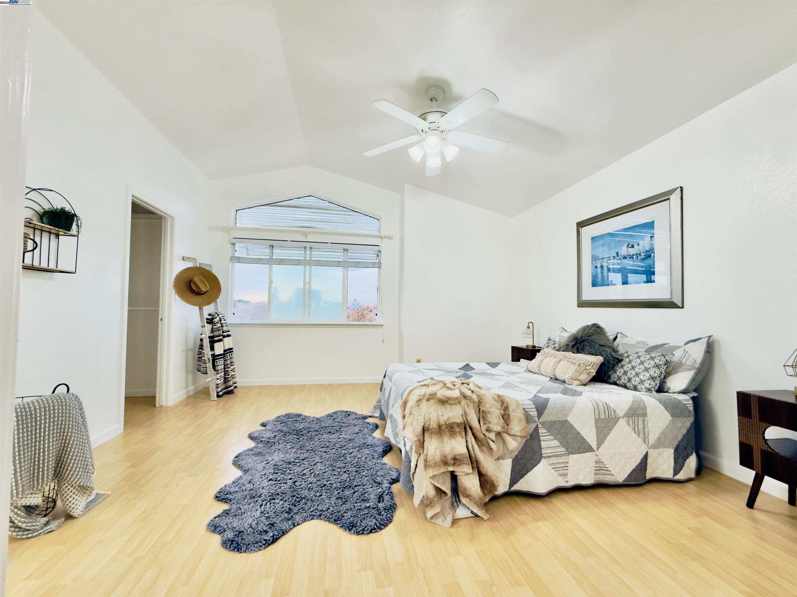 Detail Gallery Image 16 of 35 For 512 Bantry Rd, Pinole,  CA 94564-2683 - 3 Beds | 2/1 Baths