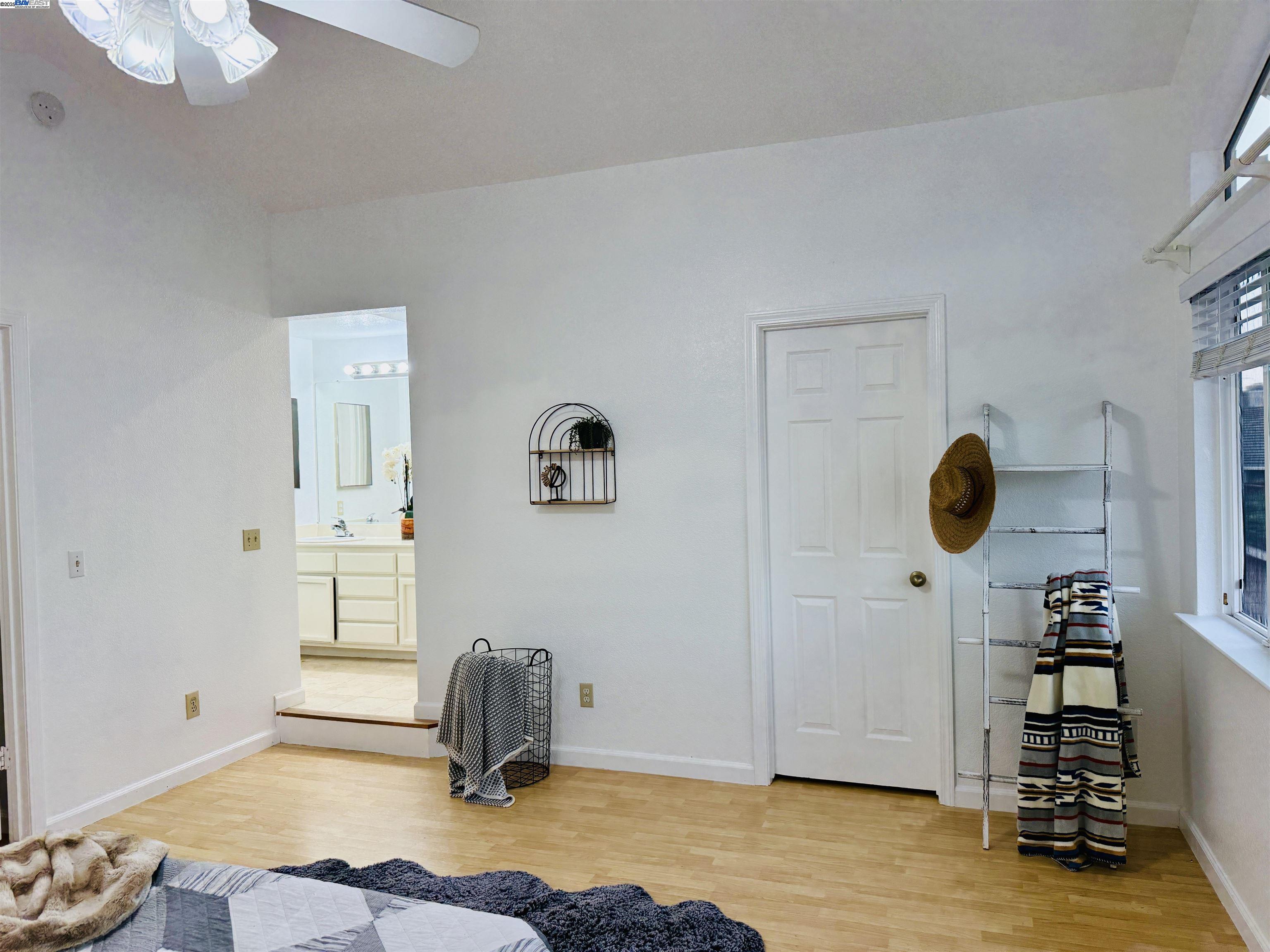 Detail Gallery Image 17 of 35 For 512 Bantry Rd, Pinole,  CA 94564-2683 - 3 Beds | 2/1 Baths