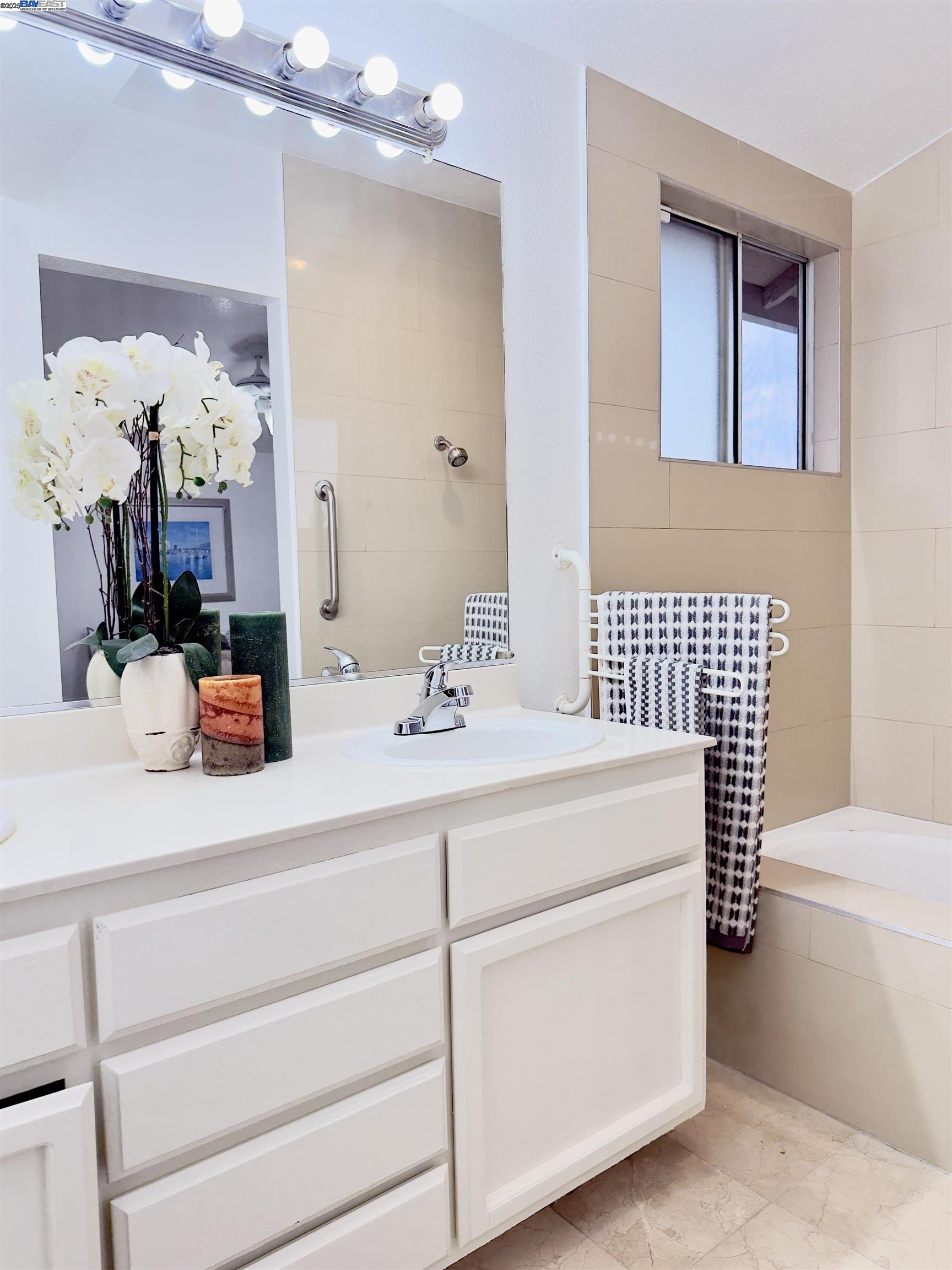 Detail Gallery Image 18 of 35 For 512 Bantry Rd, Pinole,  CA 94564-2683 - 3 Beds | 2/1 Baths