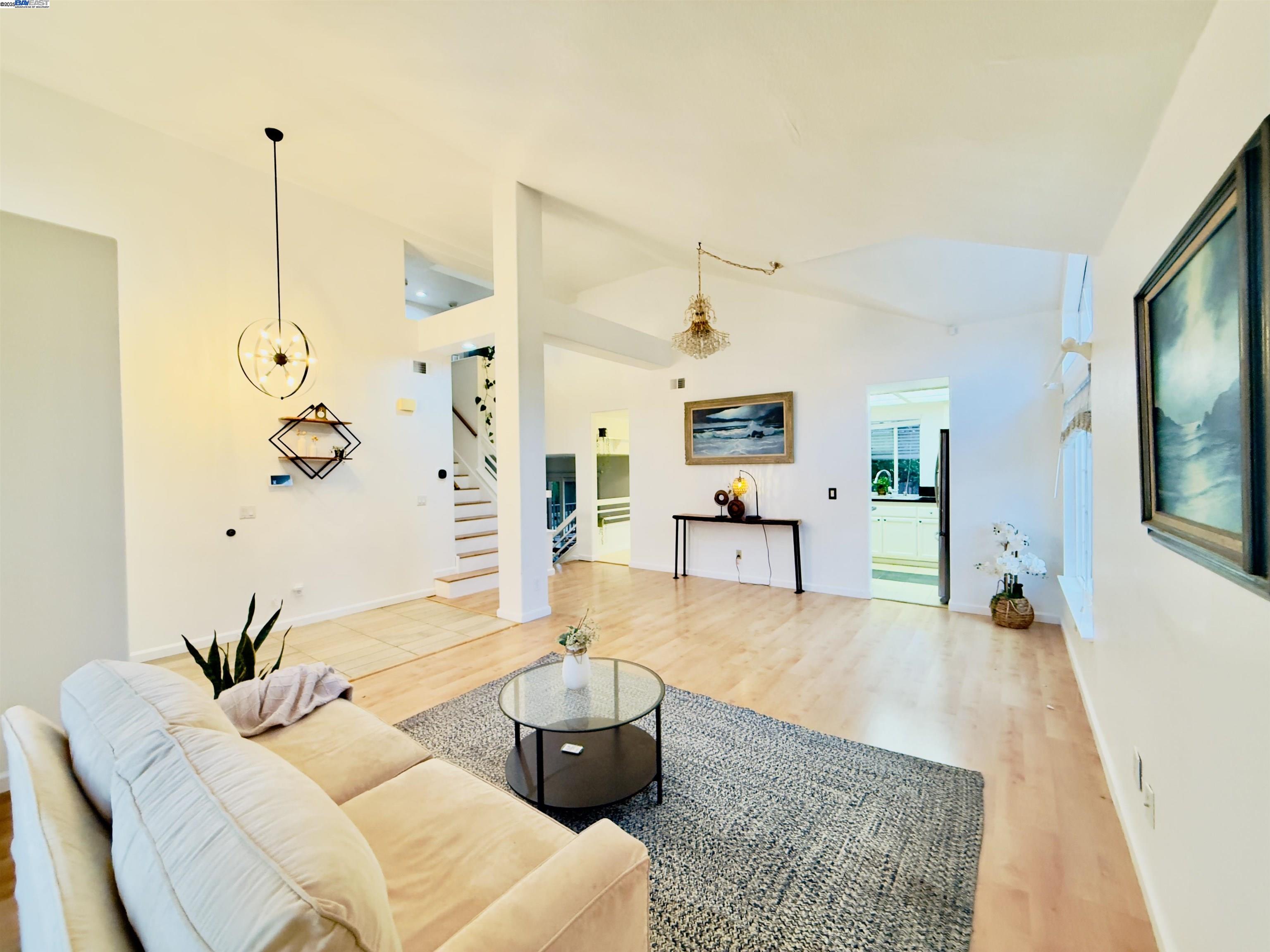 Detail Gallery Image 3 of 35 For 512 Bantry Rd, Pinole,  CA 94564-2683 - 3 Beds | 2/1 Baths