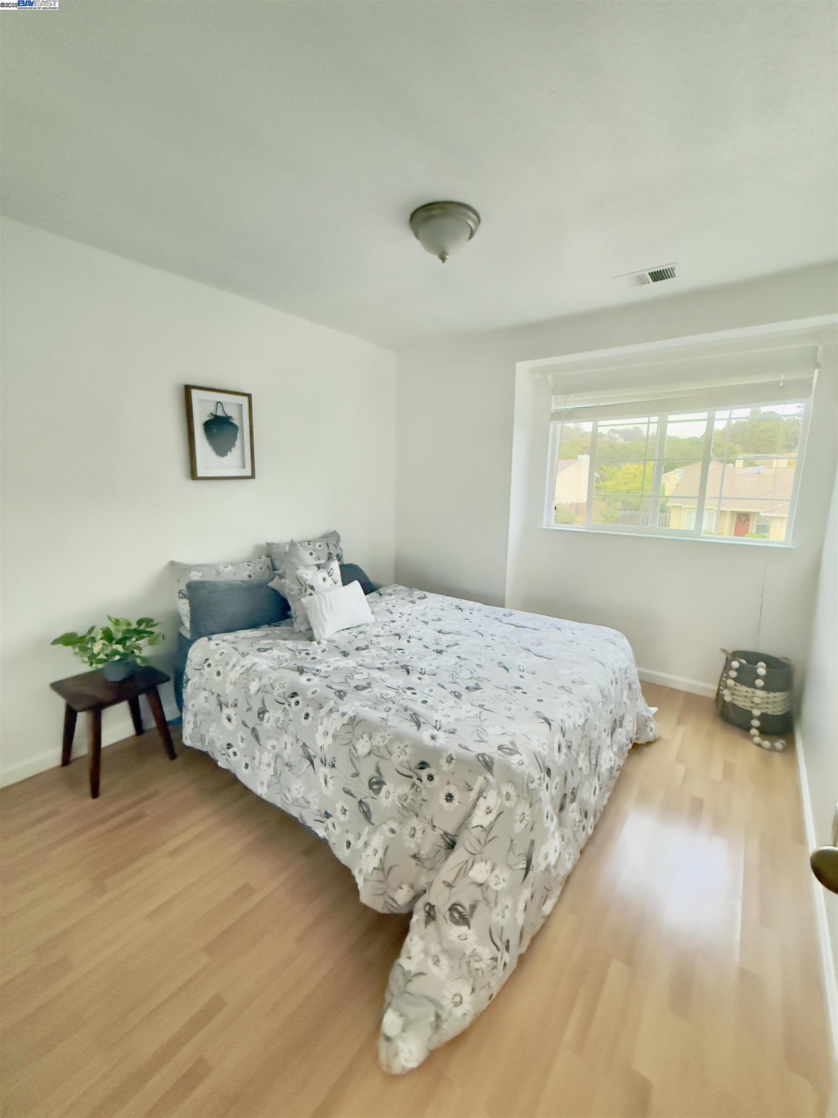 Detail Gallery Image 23 of 35 For 512 Bantry Rd, Pinole,  CA 94564-2683 - 3 Beds | 2/1 Baths