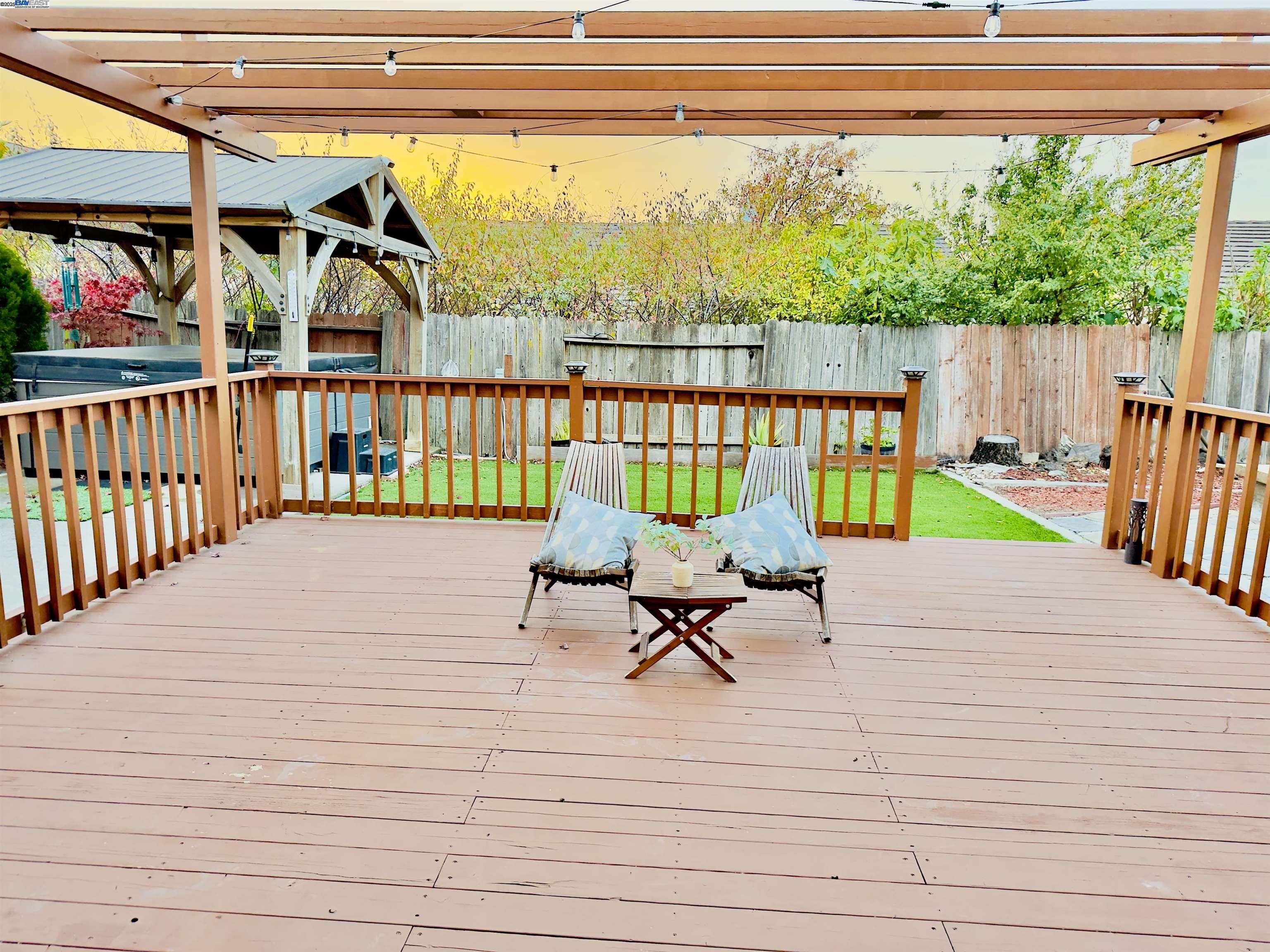 Detail Gallery Image 30 of 35 For 512 Bantry Rd, Pinole,  CA 94564-2683 - 3 Beds | 2/1 Baths