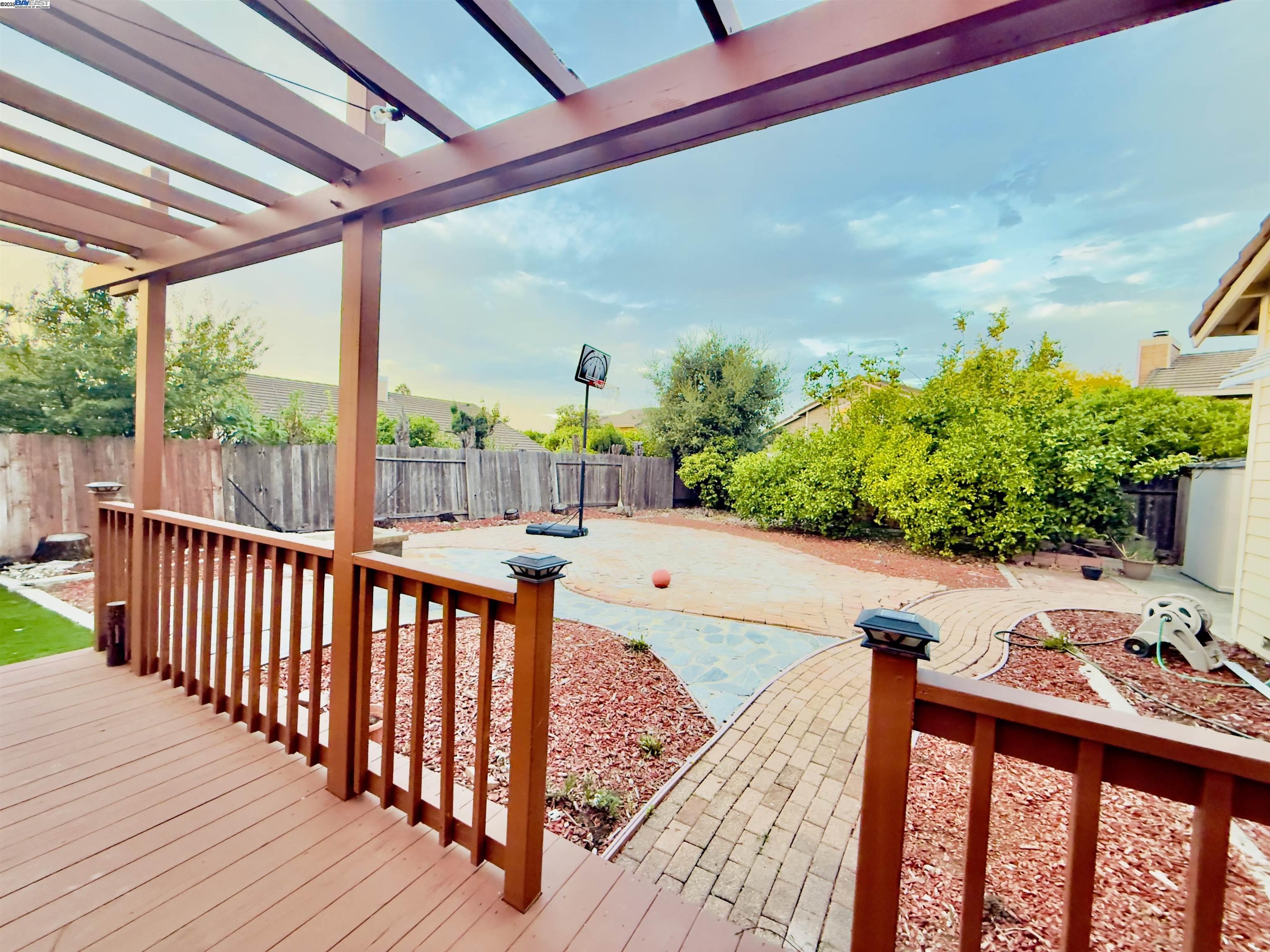 Detail Gallery Image 31 of 35 For 512 Bantry Rd, Pinole,  CA 94564-2683 - 3 Beds | 2/1 Baths