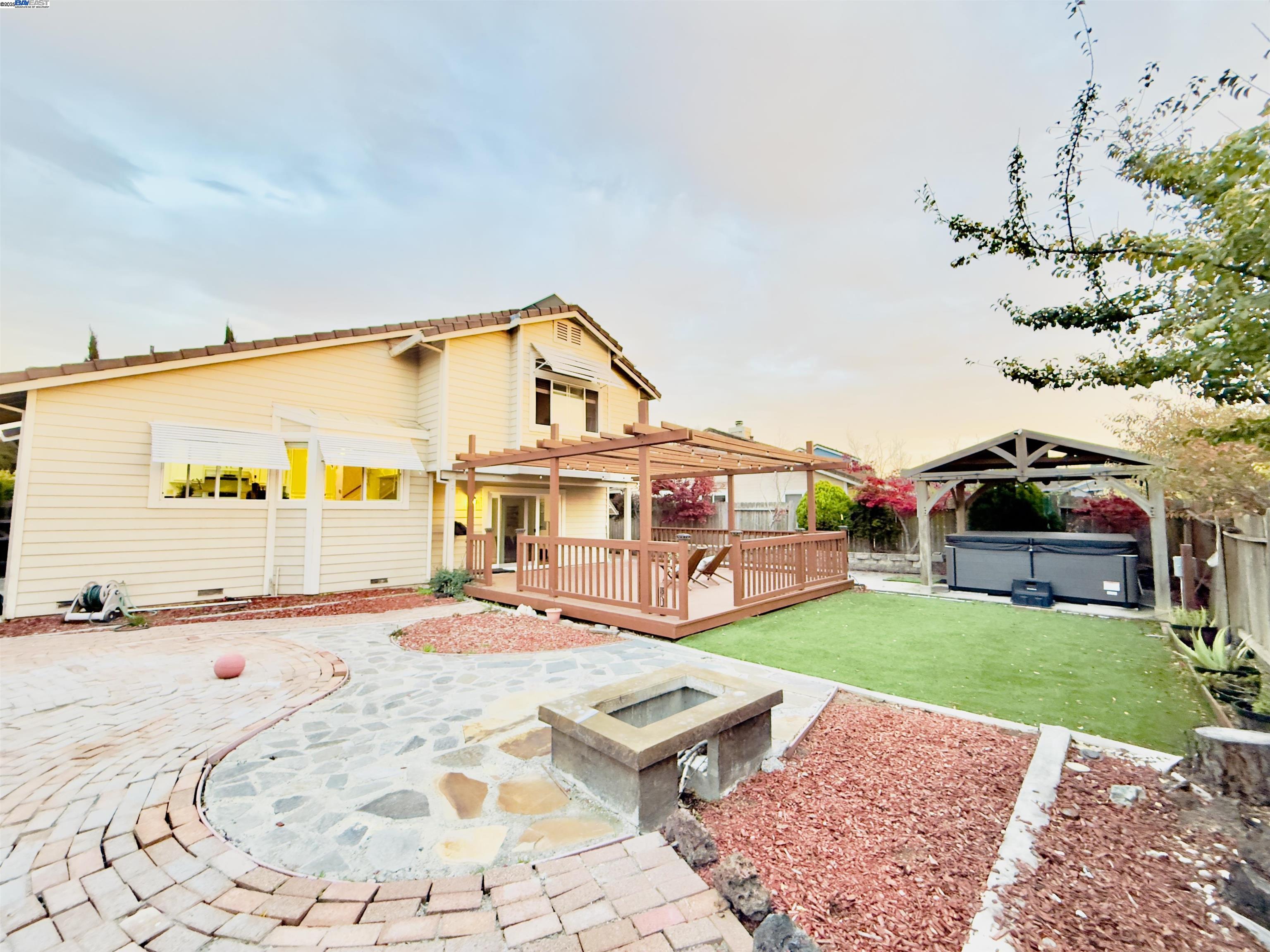 Detail Gallery Image 33 of 35 For 512 Bantry Rd, Pinole,  CA 94564-2683 - 3 Beds | 2/1 Baths