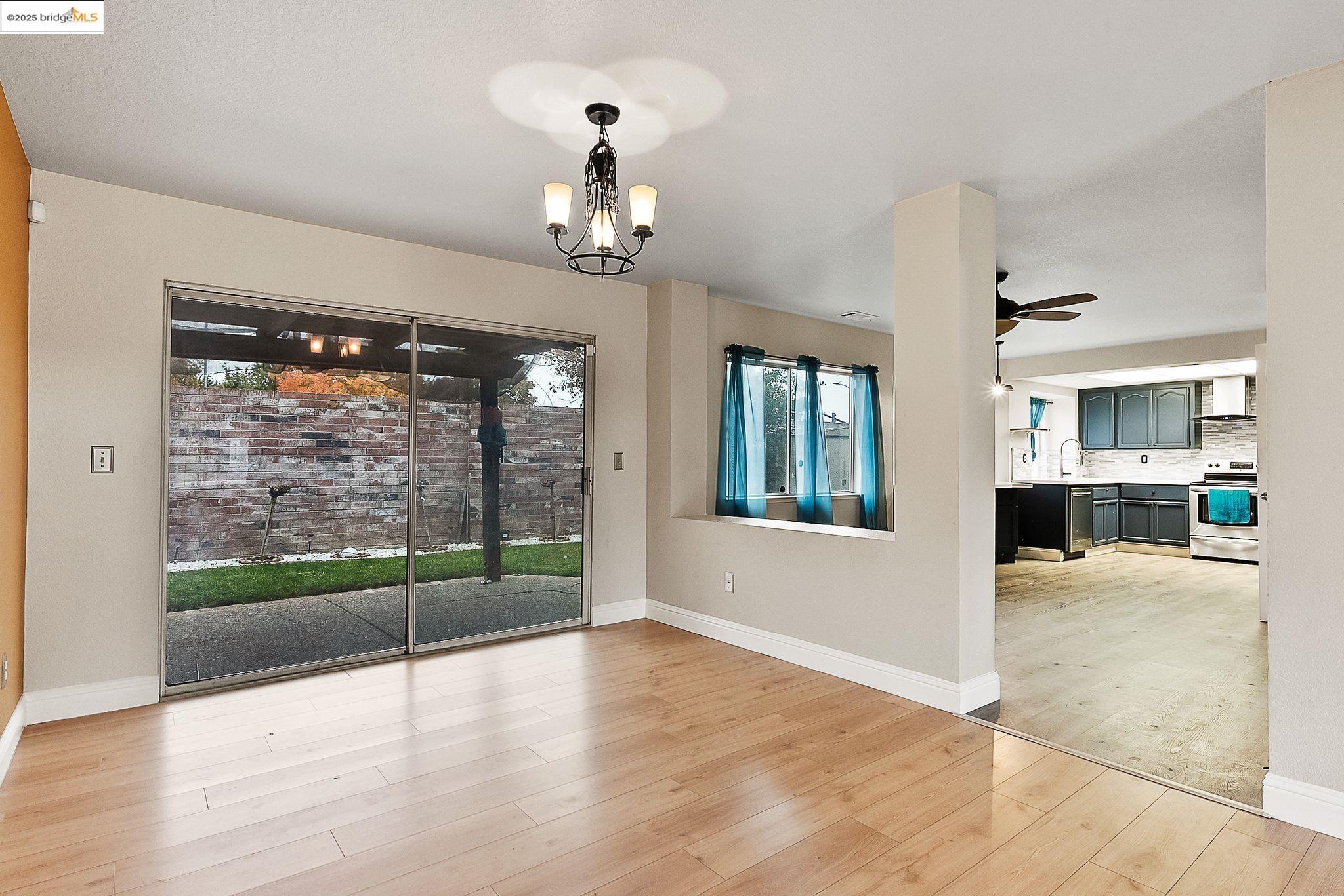 Detail Gallery Image 7 of 32 For 1974 Paradise Valley Ct, Tracy,  CA 95376 - 3 Beds | 2/1 Baths