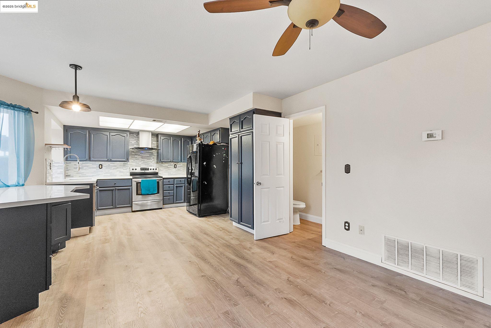 Detail Gallery Image 9 of 32 For 1974 Paradise Valley Ct, Tracy,  CA 95376 - 3 Beds | 2/1 Baths