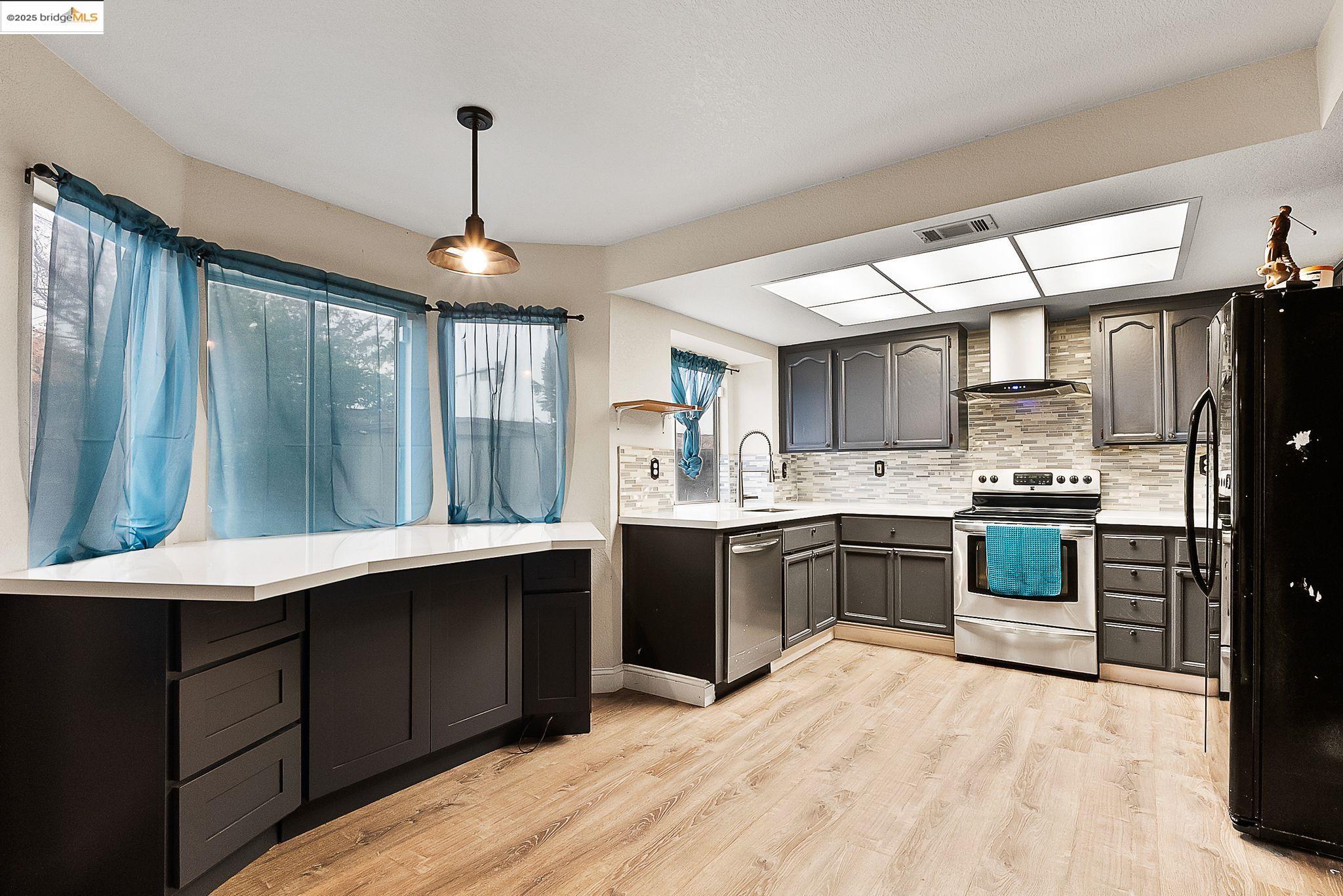 Detail Gallery Image 10 of 32 For 1974 Paradise Valley Ct, Tracy,  CA 95376 - 3 Beds | 2/1 Baths