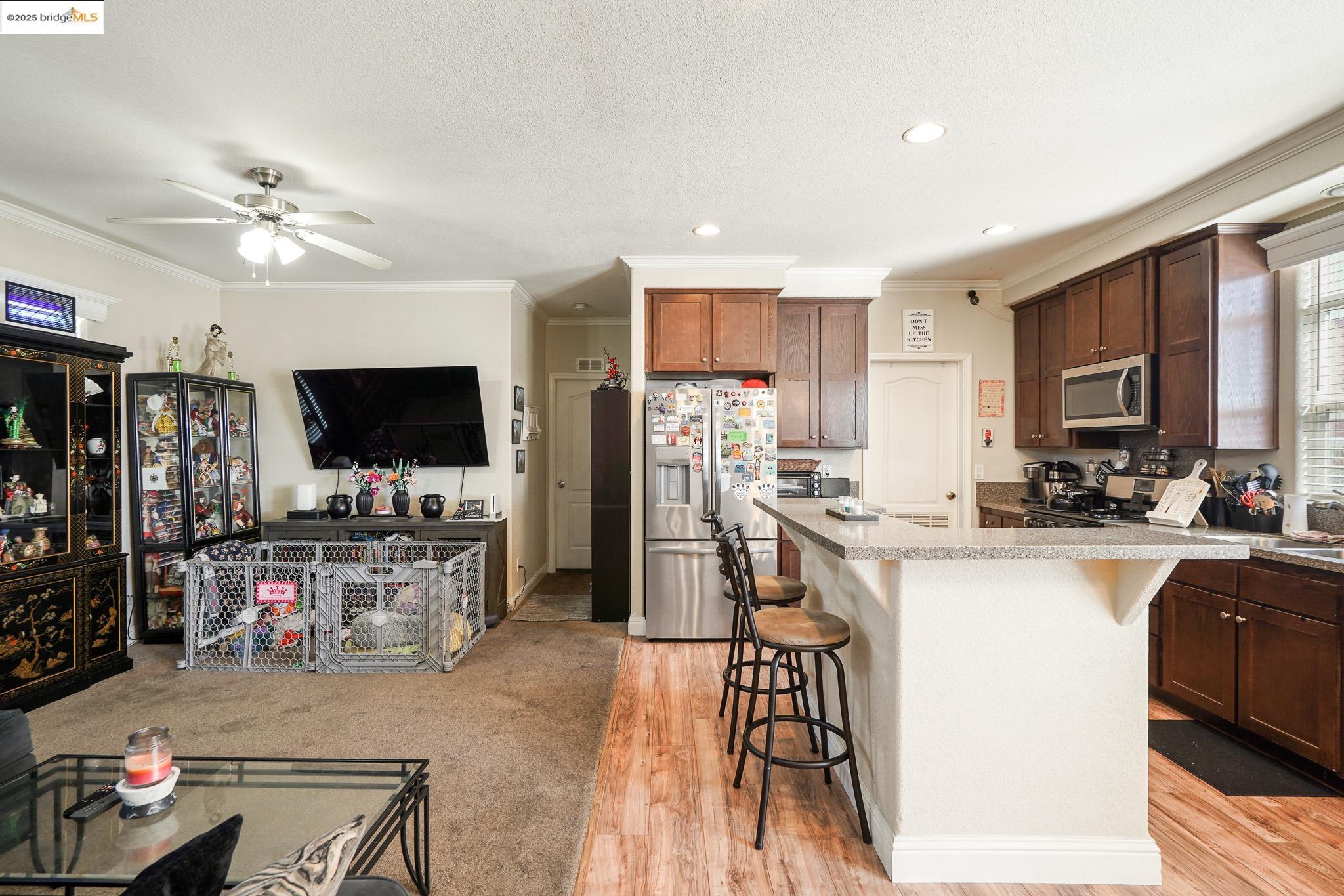 Detail Gallery Image 4 of 39 For 79 Delta Grn, Fremont,  CA 94538 - 4 Beds | 2 Baths