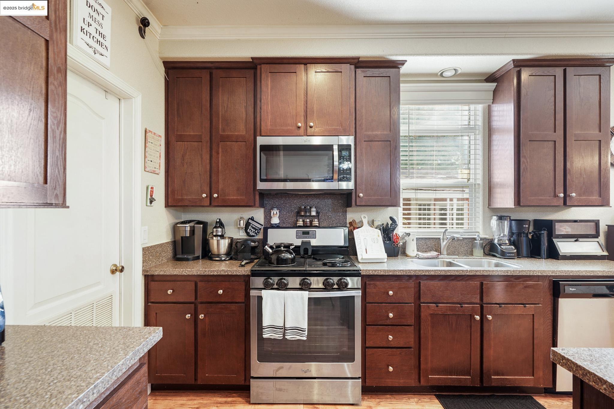 Detail Gallery Image 7 of 39 For 79 Delta Grn, Fremont,  CA 94538 - 4 Beds | 2 Baths