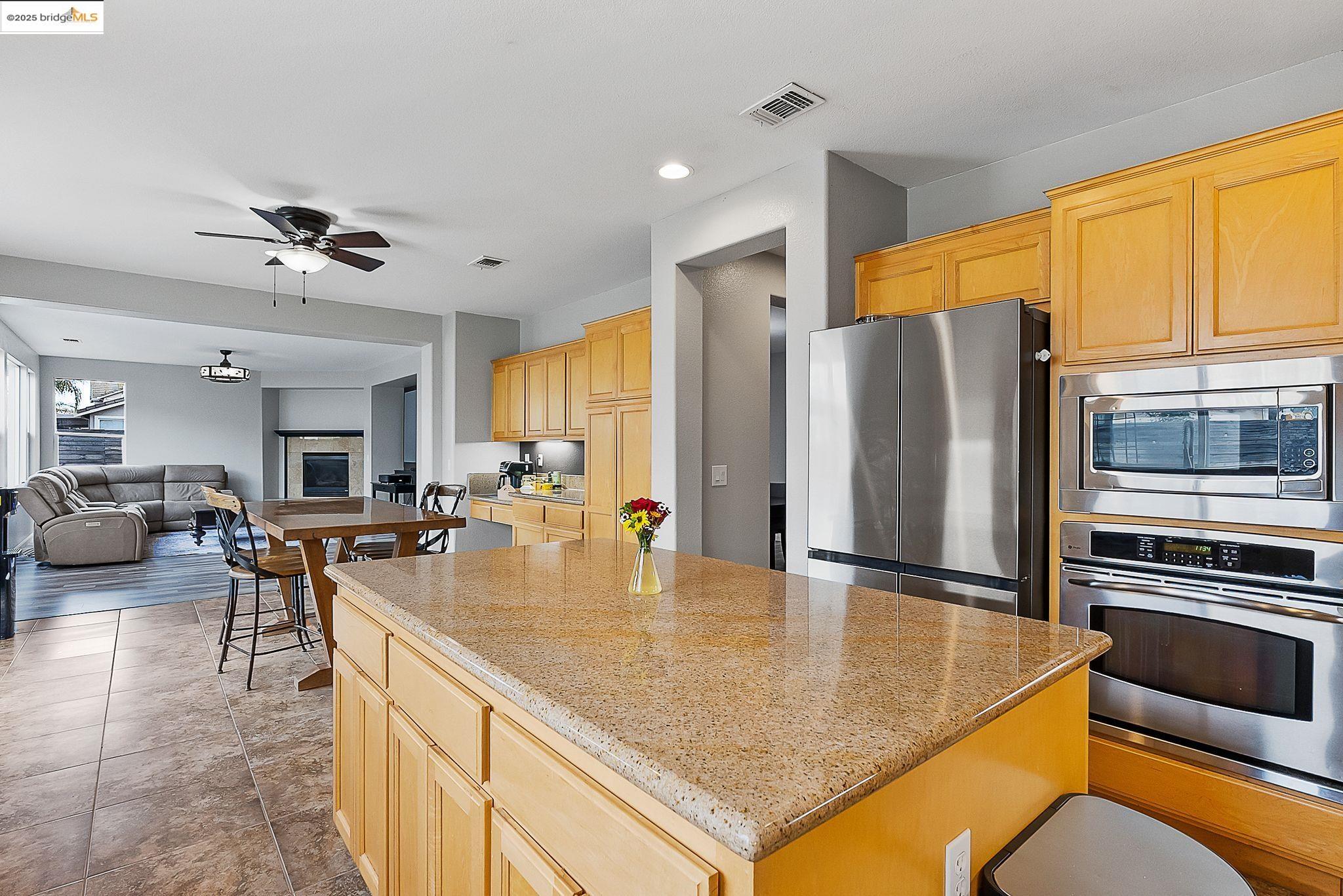 Detail Gallery Image 13 of 60 For 6851 New Melones Cir, Discovery Bay,  CA 94505 - 5 Beds | 4 Baths