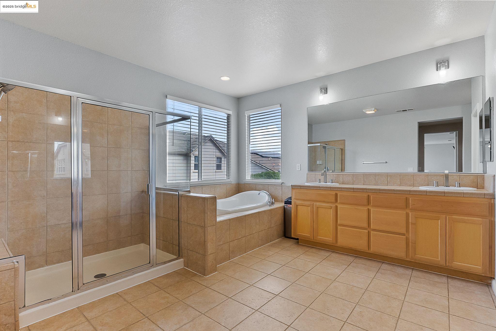 Detail Gallery Image 34 of 60 For 6851 New Melones Cir, Discovery Bay,  CA 94505 - 5 Beds | 4 Baths