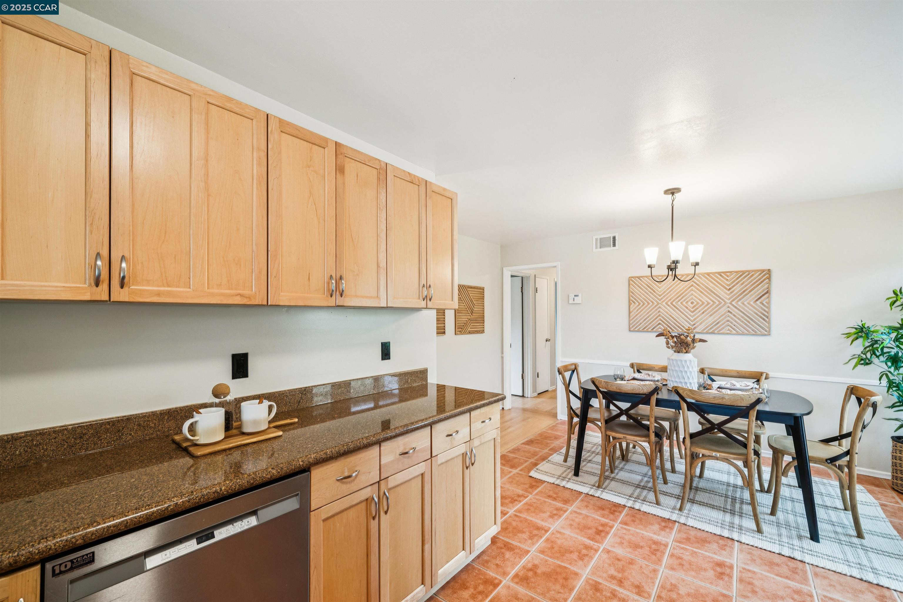 Detail Gallery Image 12 of 27 For 3141 Deseret Dr, Richmond,  CA 94803 - 3 Beds | 2 Baths