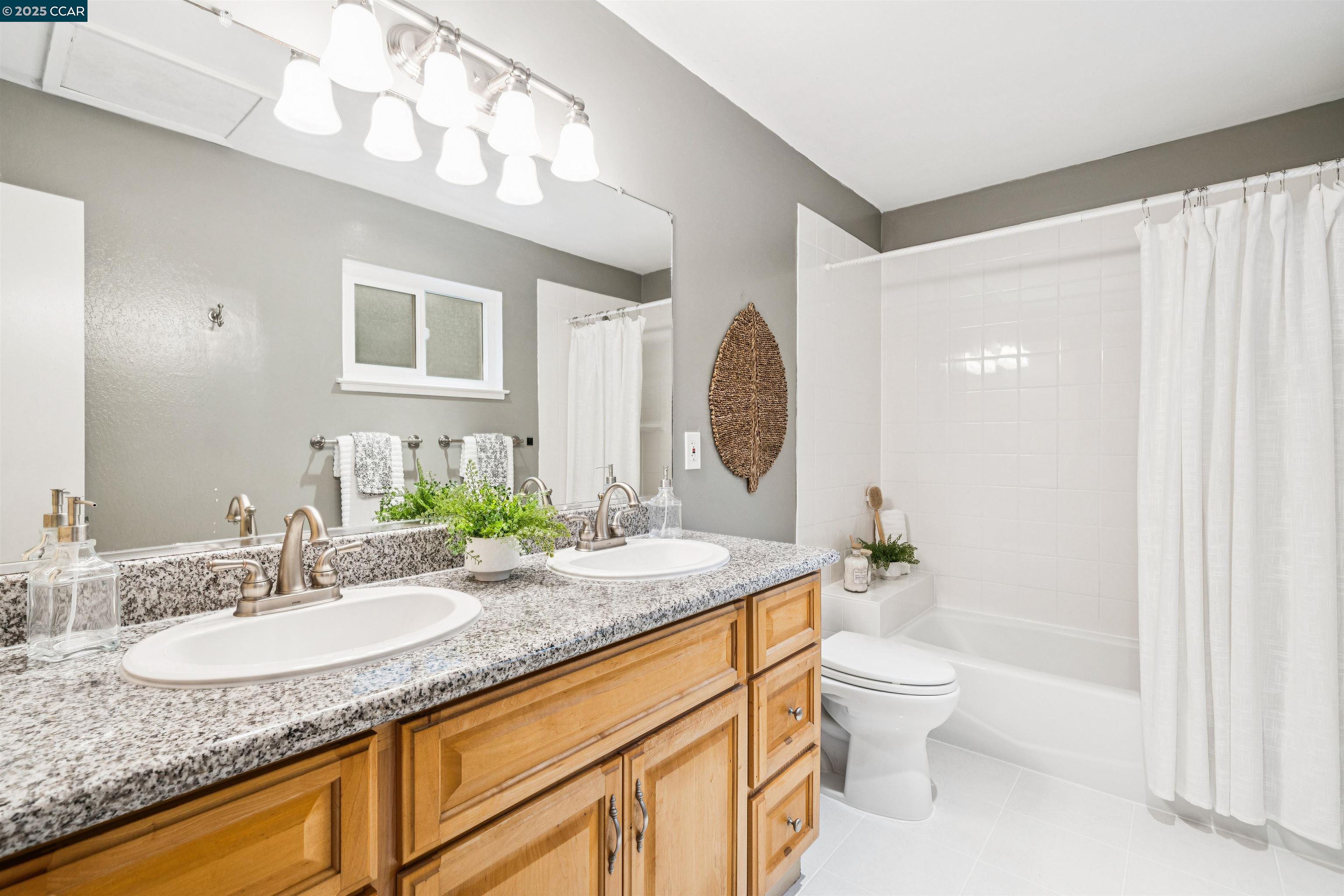 Detail Gallery Image 17 of 27 For 3141 Deseret Dr, Richmond,  CA 94803 - 3 Beds | 2 Baths