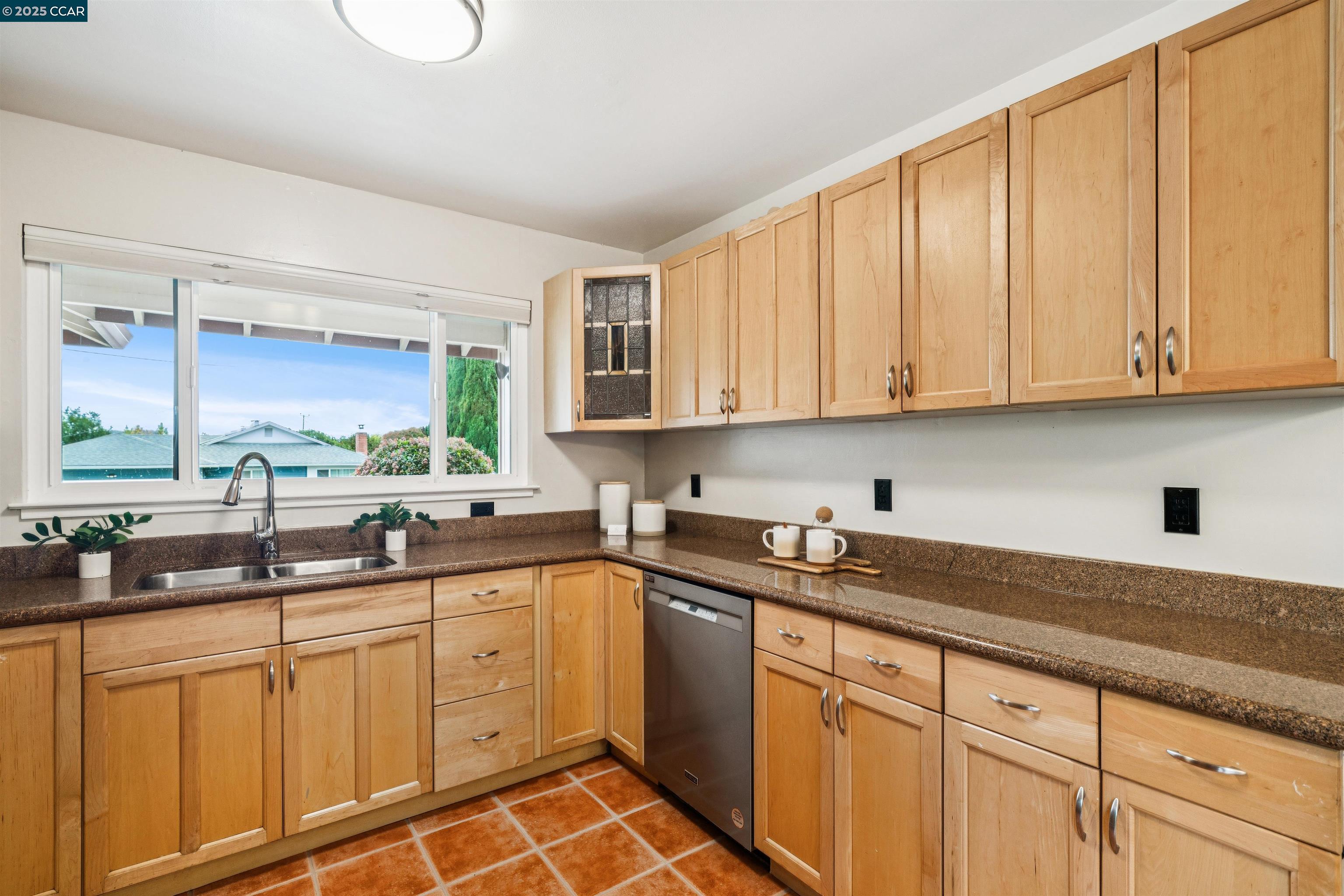 Detail Gallery Image 10 of 27 For 3141 Deseret Dr, Richmond,  CA 94803 - 3 Beds | 2 Baths