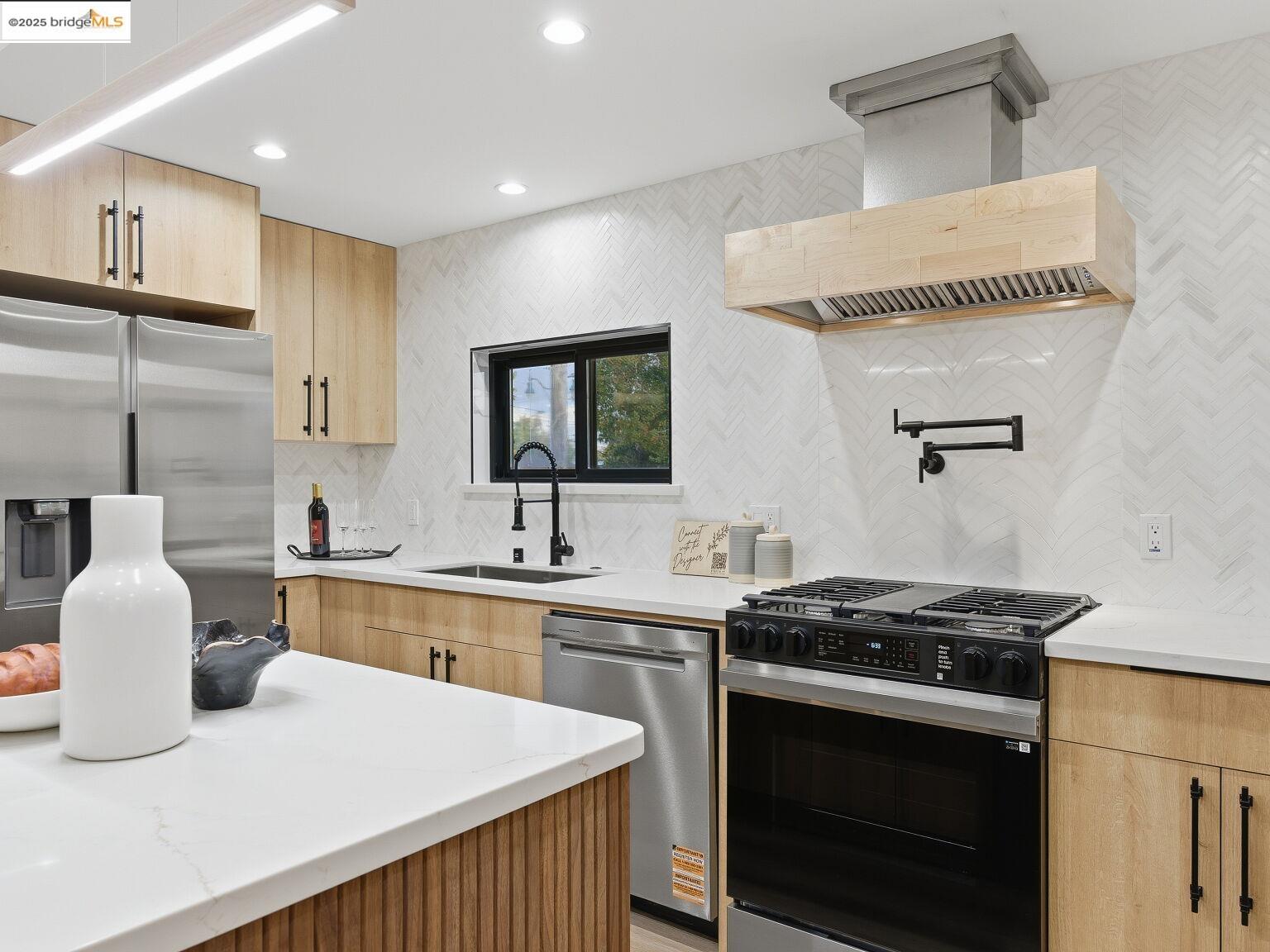 Detail Gallery Image 23 of 60 For 3274 Encinal Ave, Alameda,  CA 94501 - 3 Beds | 2 Baths