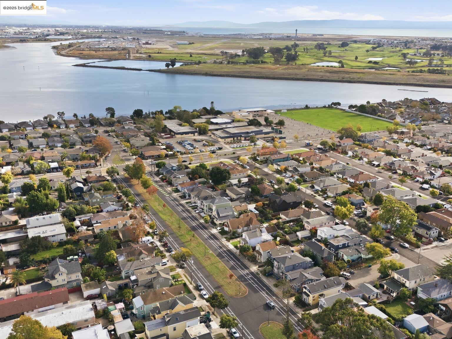 Detail Gallery Image 57 of 60 For 3274 Encinal Ave, Alameda,  CA 94501 - 3 Beds | 2 Baths