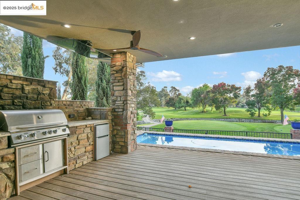 Detail Gallery Image 35 of 43 For 5580 Edgeview Dr, Discovery Bay,  CA 94505 - 4 Beds | 2/1 Baths