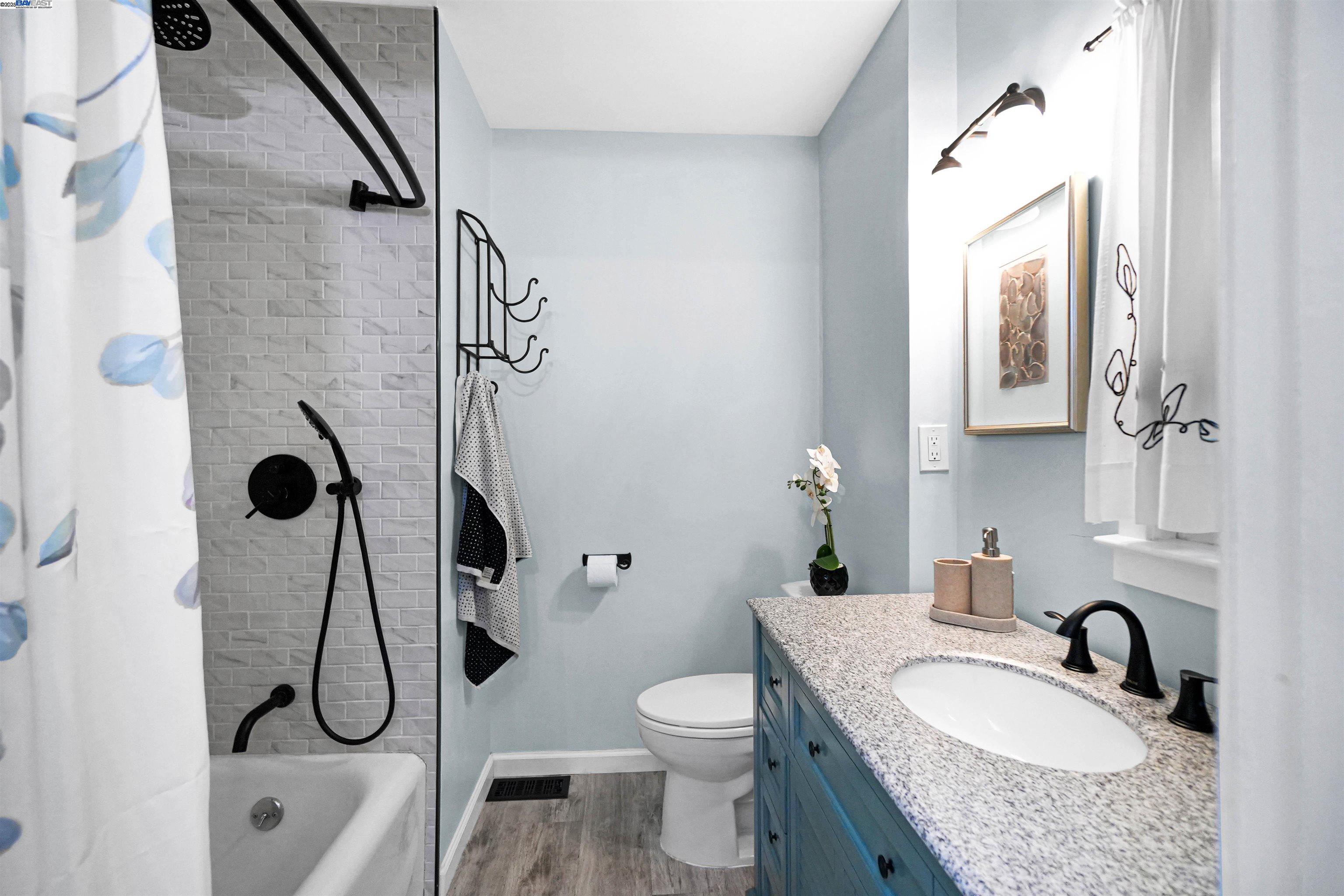 Detail Gallery Image 15 of 60 For 3908 Archmont Pl, Oakland,  CA 94605 - 2 Beds | 2 Baths