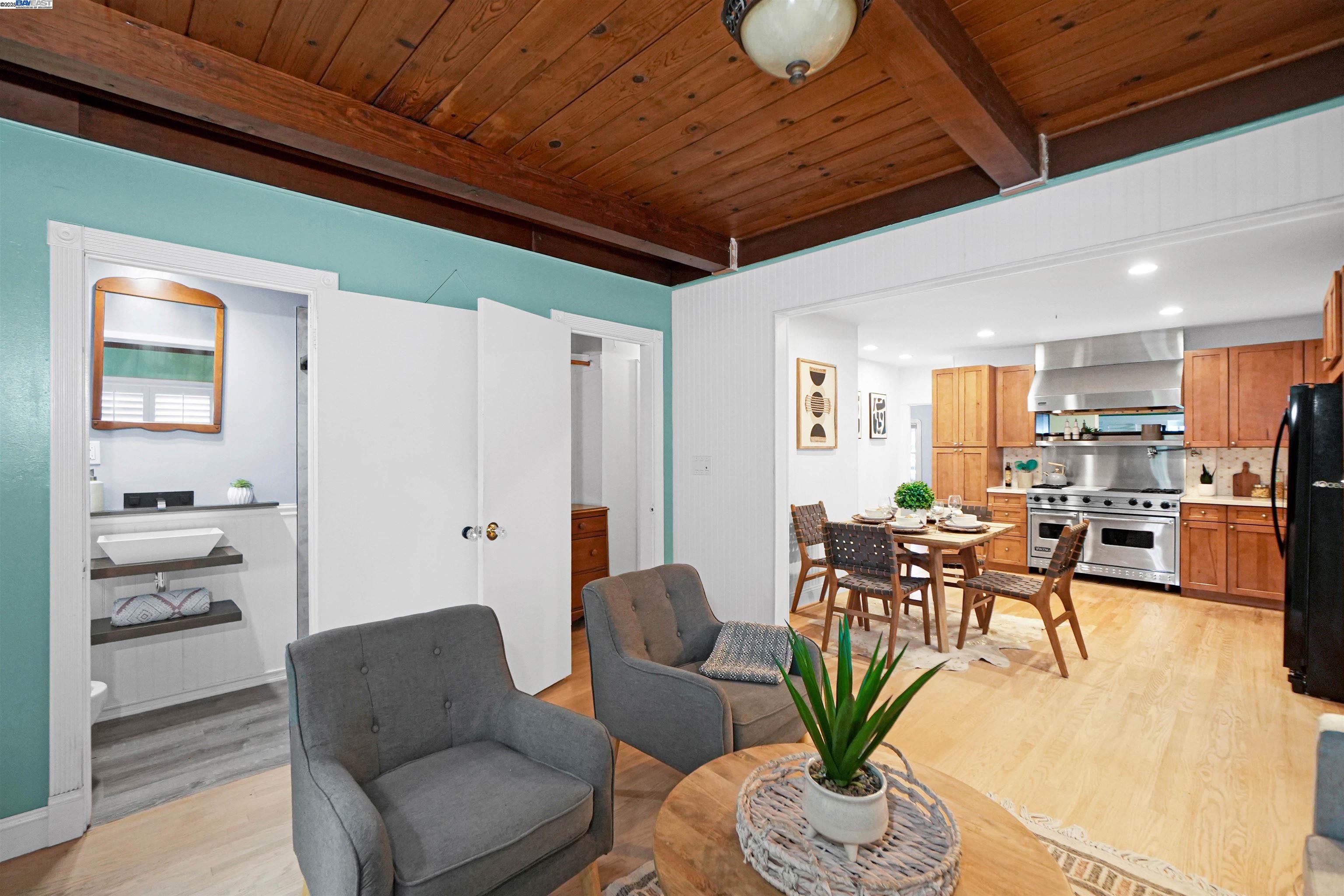 Detail Gallery Image 24 of 60 For 3908 Archmont Pl, Oakland,  CA 94605 - 2 Beds | 2 Baths