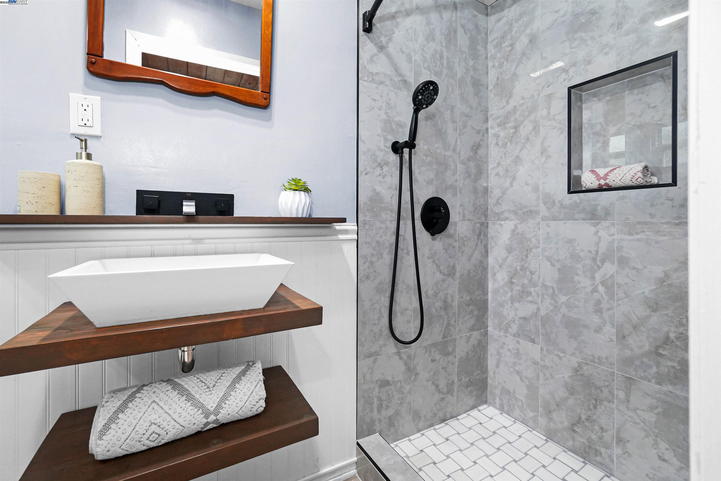 Detail Gallery Image 26 of 60 For 3908 Archmont Pl, Oakland,  CA 94605 - 2 Beds | 2 Baths