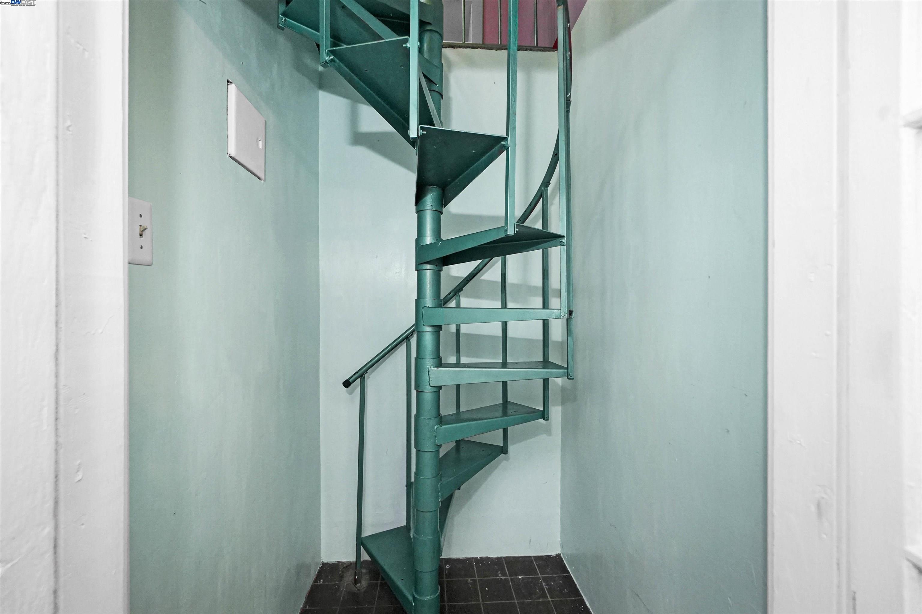 Detail Gallery Image 31 of 60 For 3908 Archmont Pl, Oakland,  CA 94605 - 2 Beds | 2 Baths