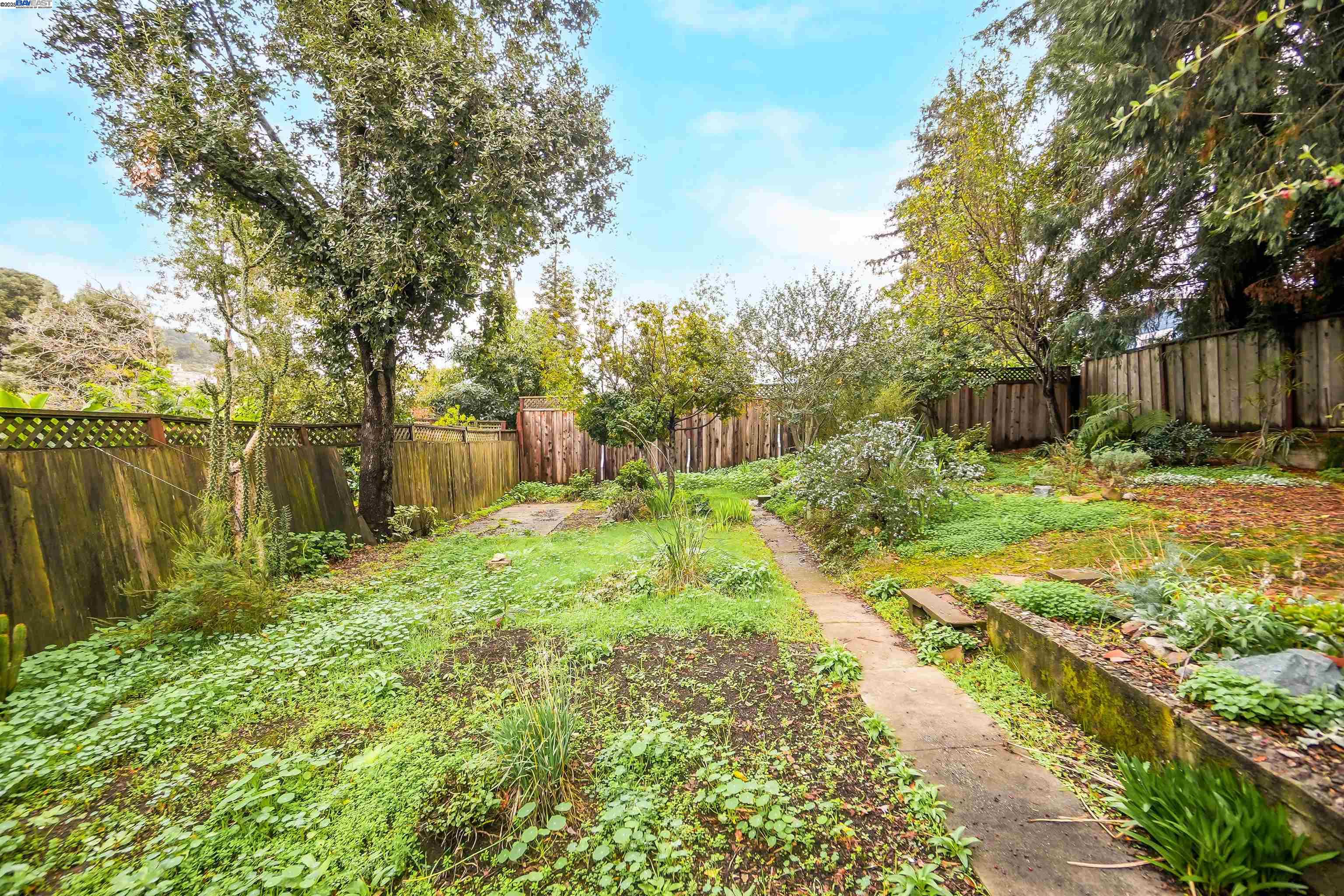 Detail Gallery Image 46 of 60 For 3908 Archmont Pl, Oakland,  CA 94605 - 2 Beds | 2 Baths