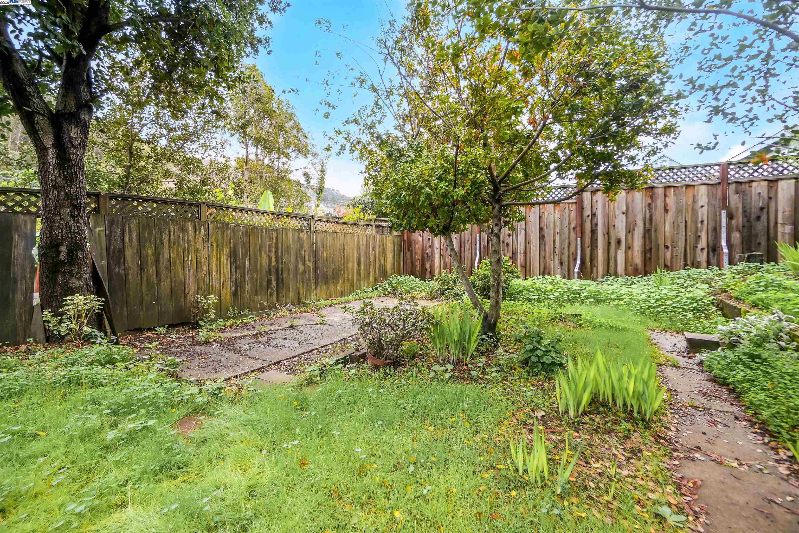 Detail Gallery Image 54 of 60 For 3908 Archmont Pl, Oakland,  CA 94605 - 2 Beds | 2 Baths