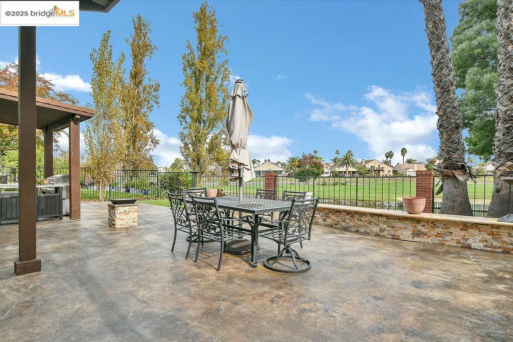 Detail Gallery Image 38 of 46 For 1915 Edgeview Way, Discovery Bay,  CA 94505 - 4 Beds | 3 Baths