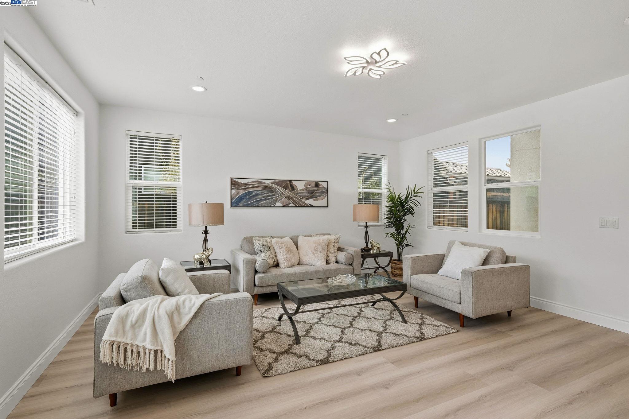 Detail Gallery Image 10 of 52 For 574 Mandevilla Dr, Brentwood,  CA 94513 - 5 Beds | 4 Baths