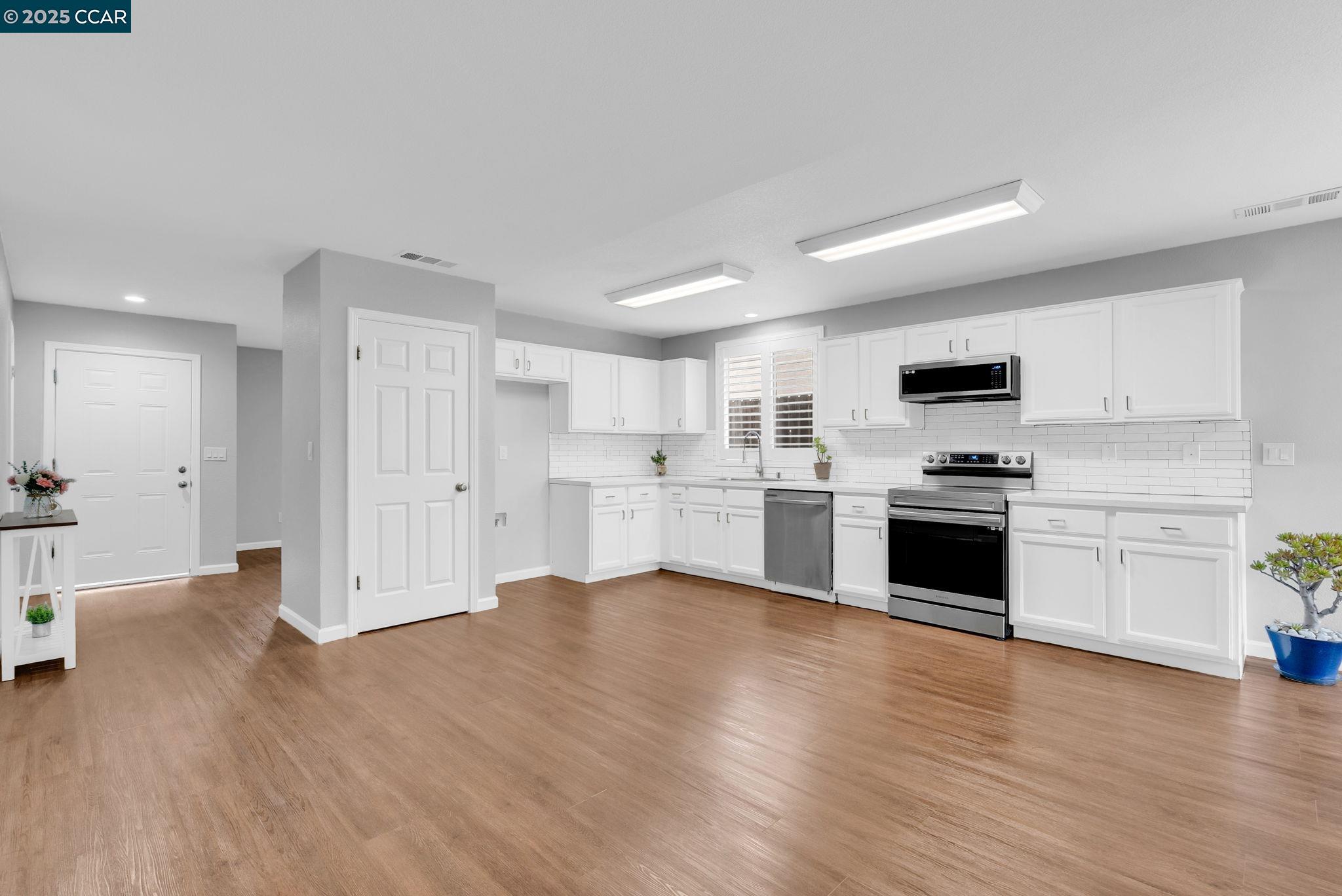 Detail Gallery Image 9 of 47 For 432 Red Robin Dr, Patterson,  CA 95363 - 4 Beds | 2 Baths