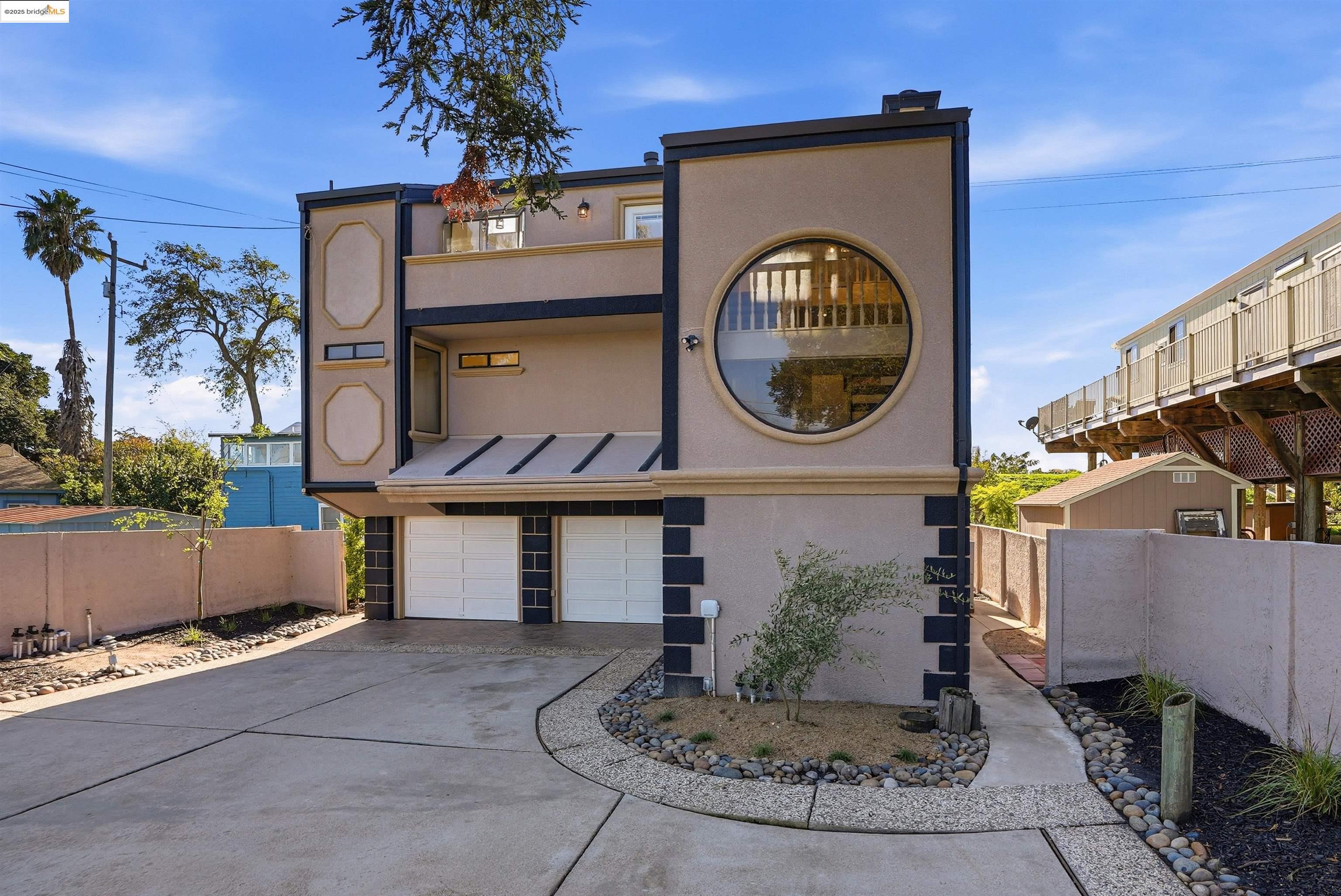 Front Image Thumbnail for EB41117571