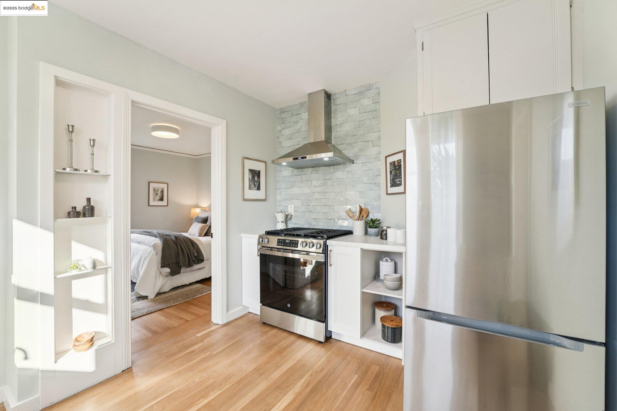 Detail Gallery Image 12 of 45 For 1209 Hearst Ave, Berkeley,  CA 94702 - 1 Beds | 1 Baths