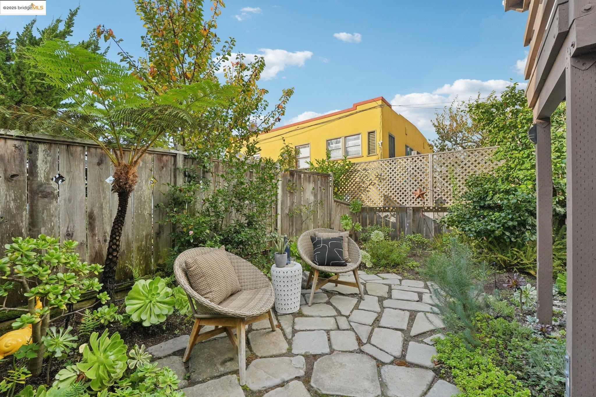 Detail Gallery Image 3 of 45 For 1209 Hearst Ave, Berkeley,  CA 94702 - 1 Beds | 1 Baths