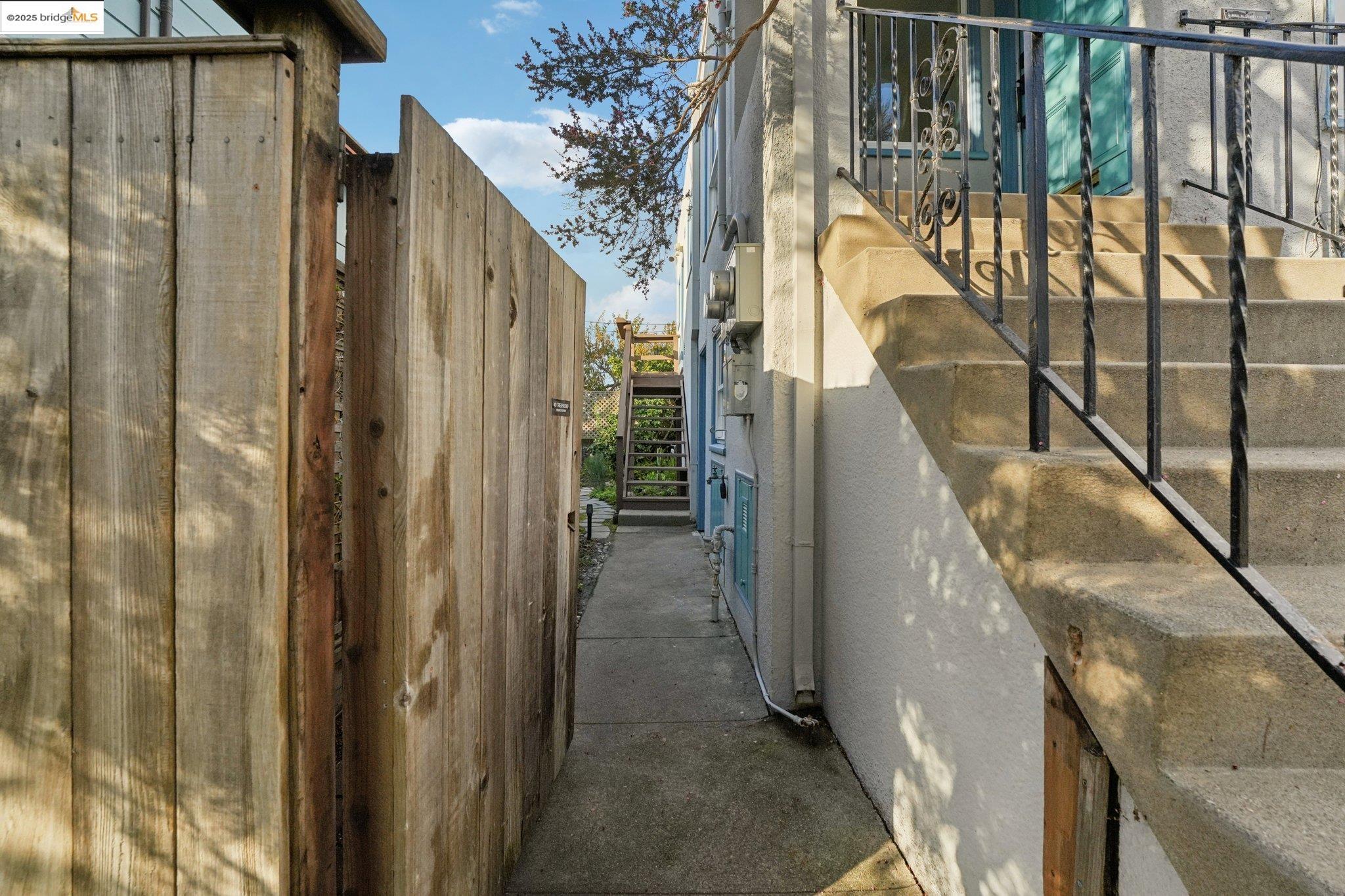 Detail Gallery Image 35 of 45 For 1209 Hearst Ave, Berkeley,  CA 94702 - 1 Beds | 1 Baths