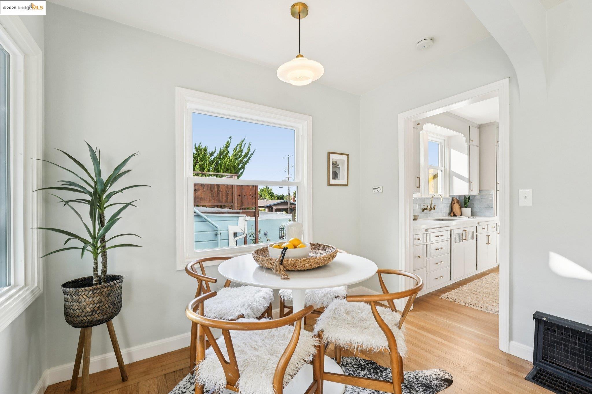 Detail Gallery Image 10 of 45 For 1209 Hearst Ave, Berkeley,  CA 94702 - 1 Beds | 1 Baths