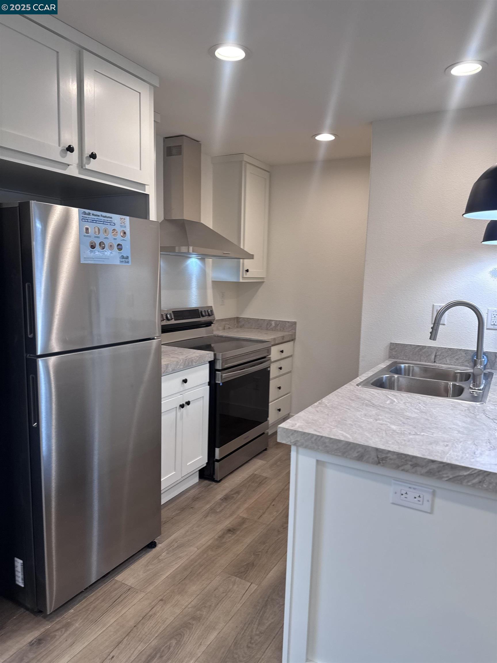 Detail Gallery Image 3 of 14 For 507 E Locust St, Lodi,  CA 95240 - 1 Beds | 1 Baths