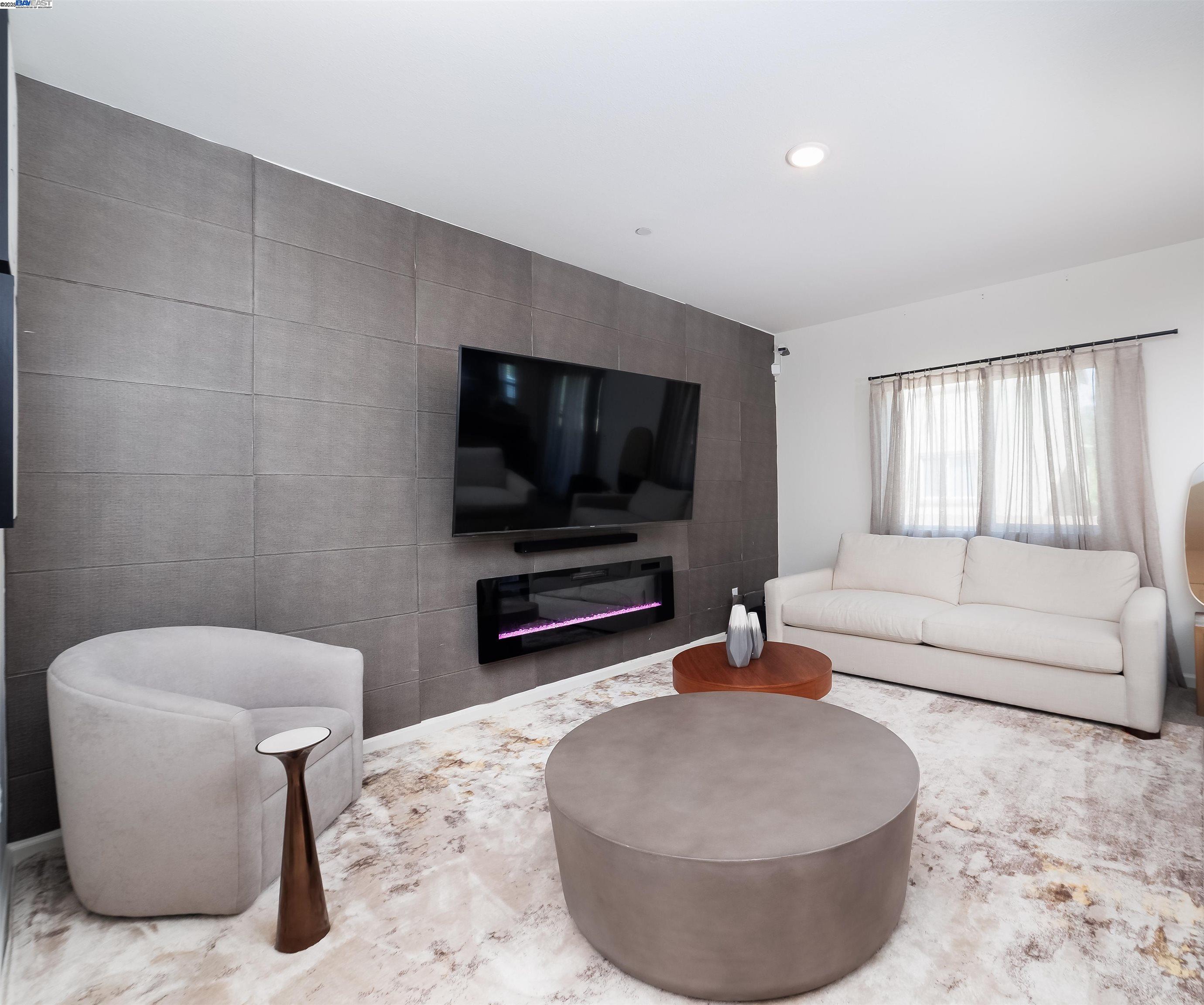 Detail Gallery Image 3 of 14 For , Stockton,  CA 95206 - 3 Beds | 2/1 Baths