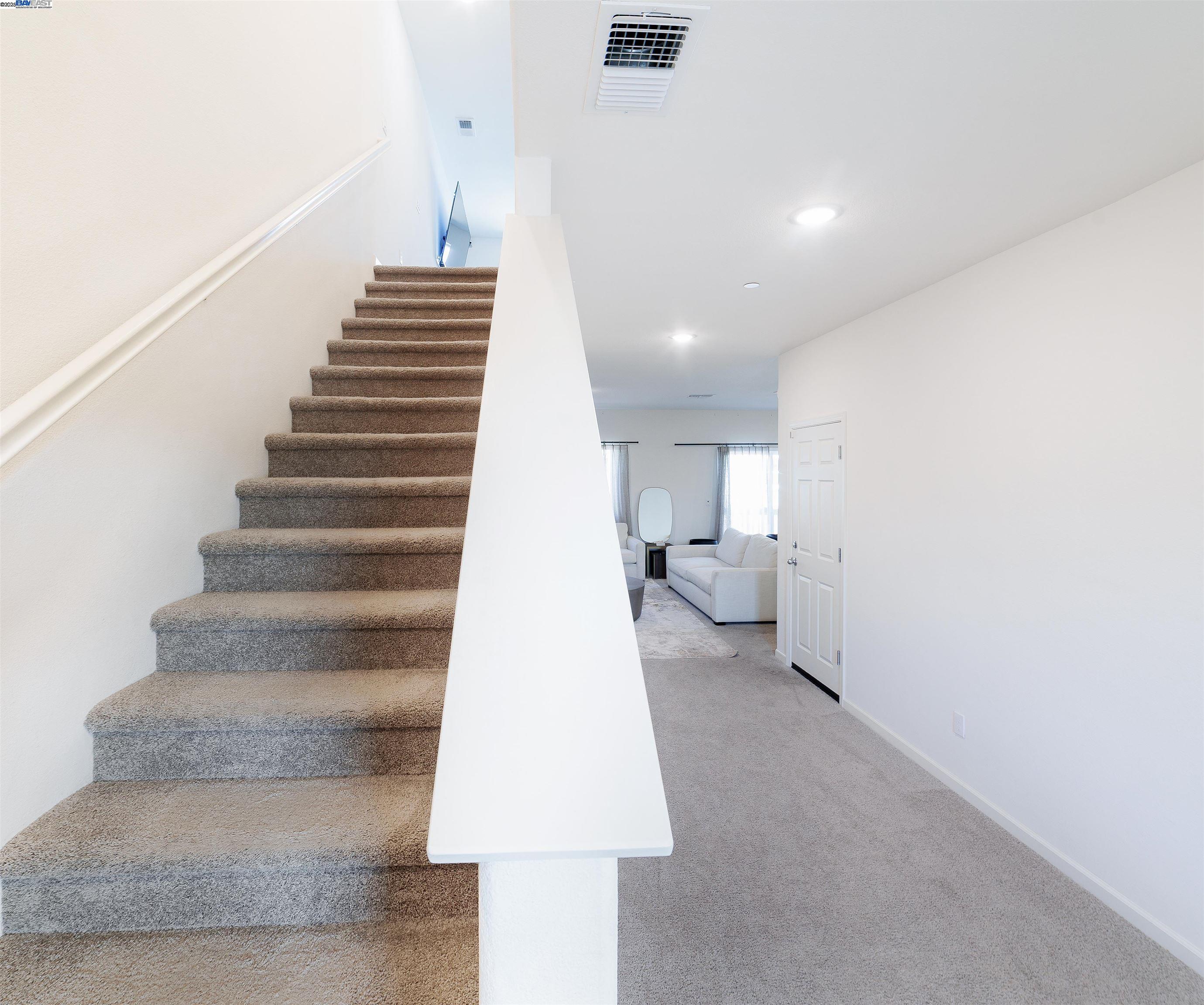 Detail Gallery Image 6 of 14 For , Stockton,  CA 95206 - 3 Beds | 2/1 Baths