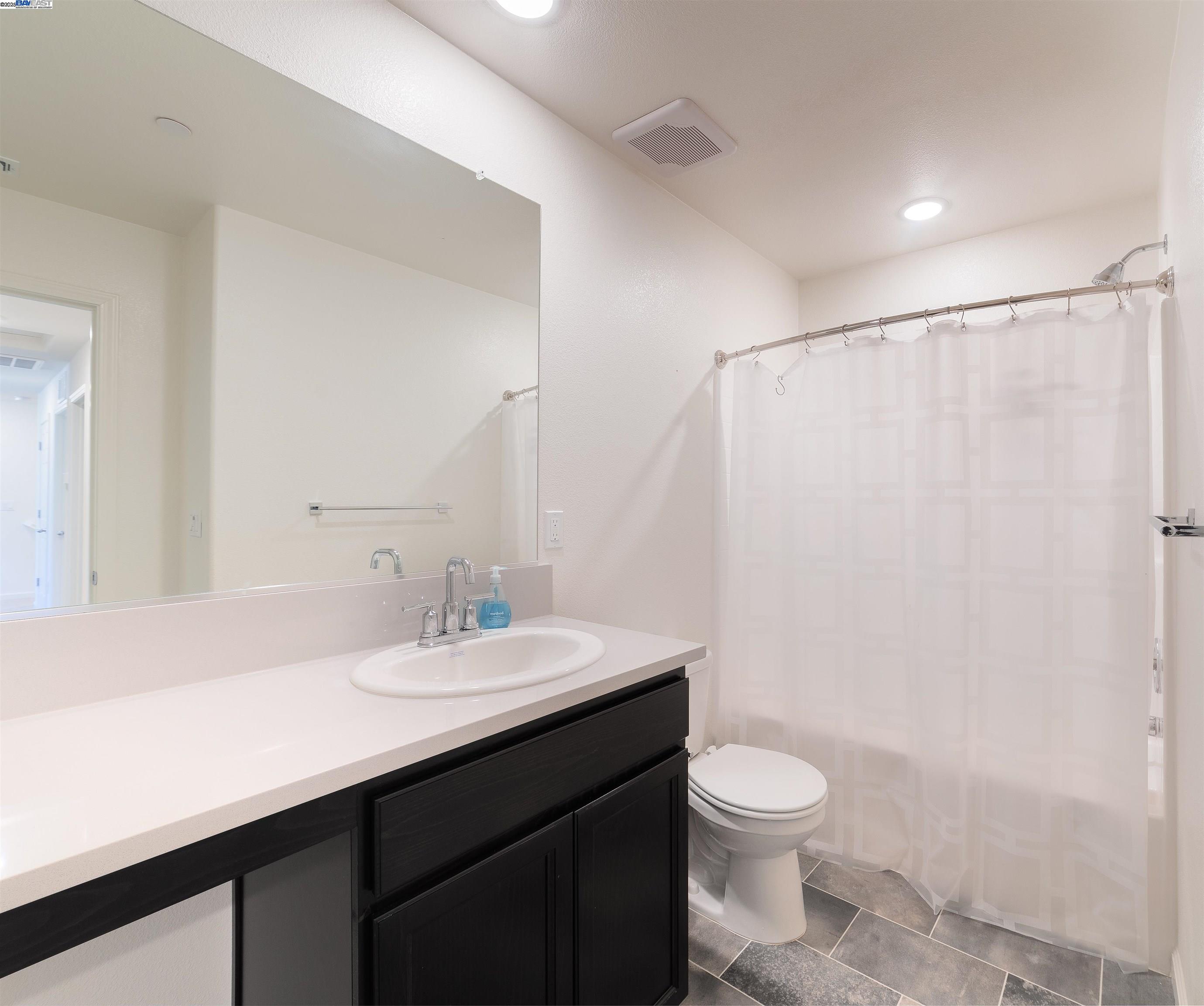 Detail Gallery Image 8 of 14 For , Stockton,  CA 95206 - 3 Beds | 2/1 Baths