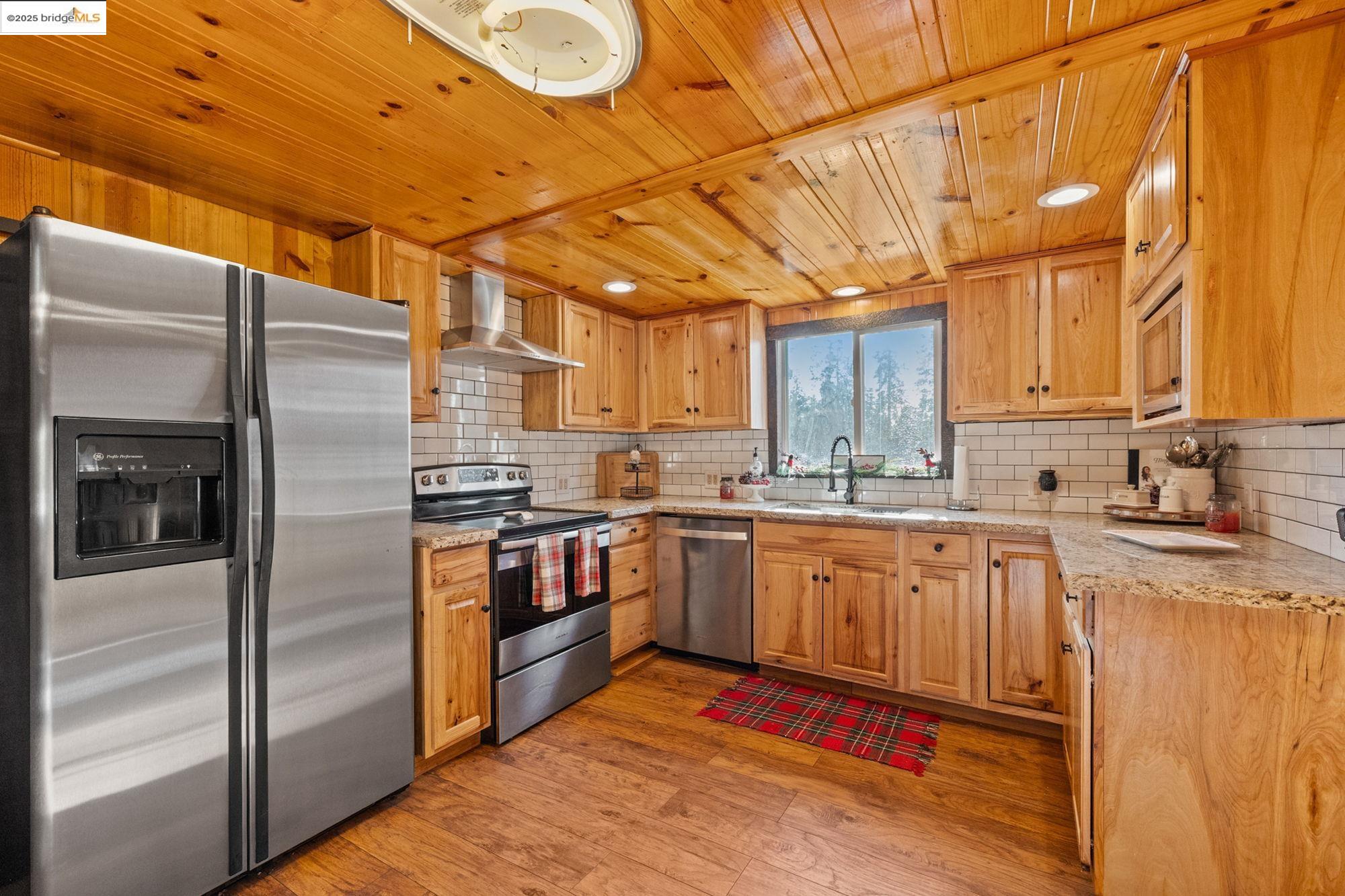 Detail Gallery Image 13 of 29 For 20395 Kutci Dr, Mi Wuk Village,  CA 95346 - 3 Beds | 2 Baths