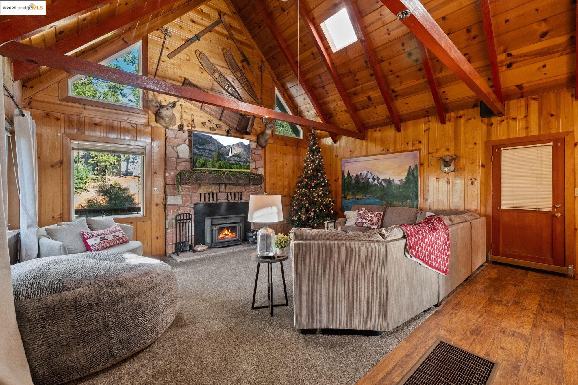 Detail Gallery Image 6 of 29 For 20395 Kutci Dr, Mi Wuk Village,  CA 95346 - 3 Beds | 2 Baths