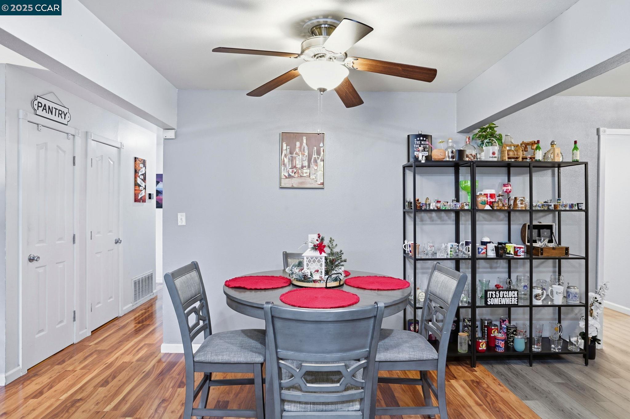 Detail Gallery Image 12 of 34 For 213 Markham Avenue, Vacaville,  CA 95688 - 4 Beds | 3/1 Baths