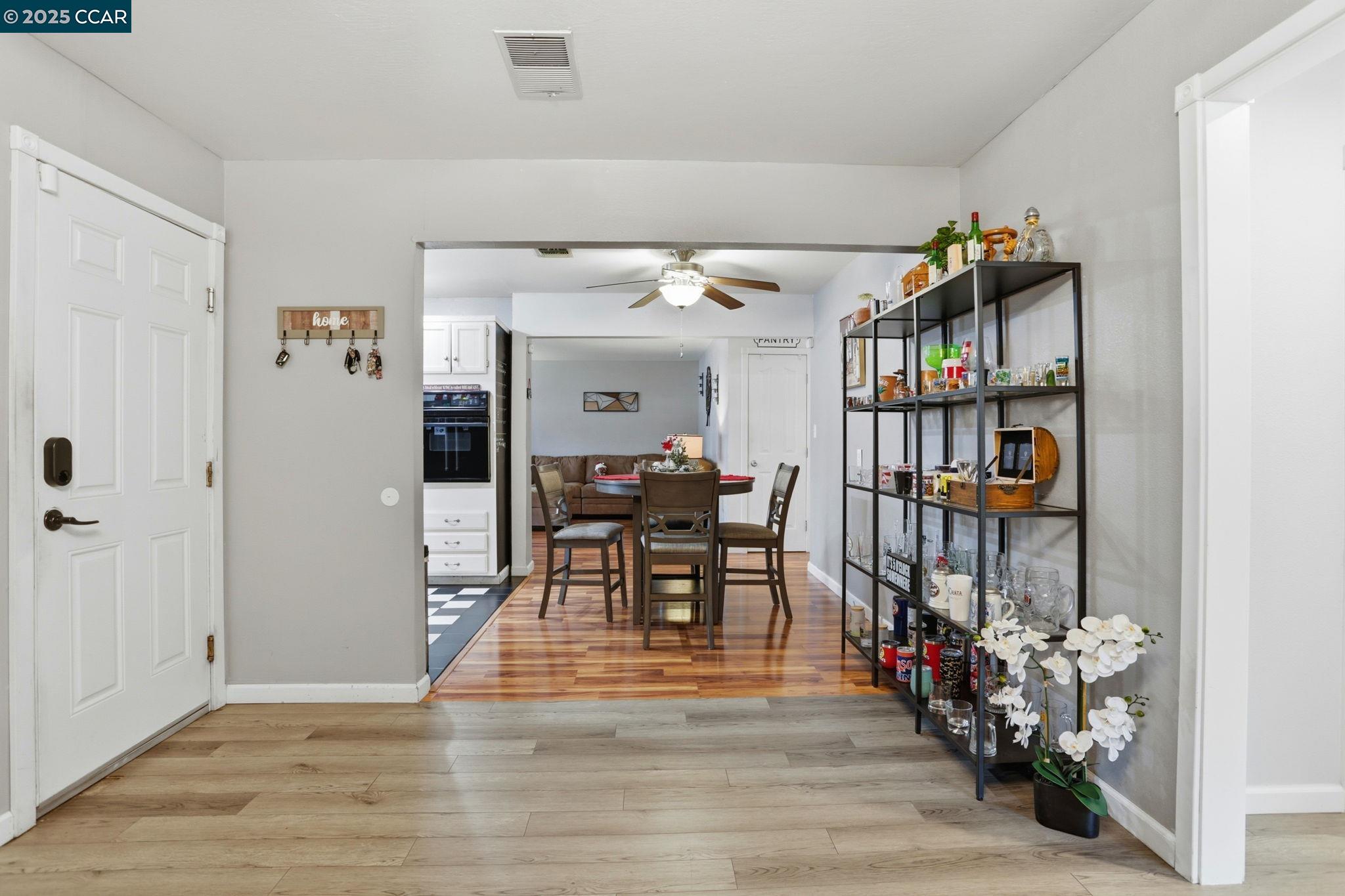 Detail Gallery Image 13 of 34 For 213 Markham Avenue, Vacaville,  CA 95688 - 4 Beds | 3/1 Baths