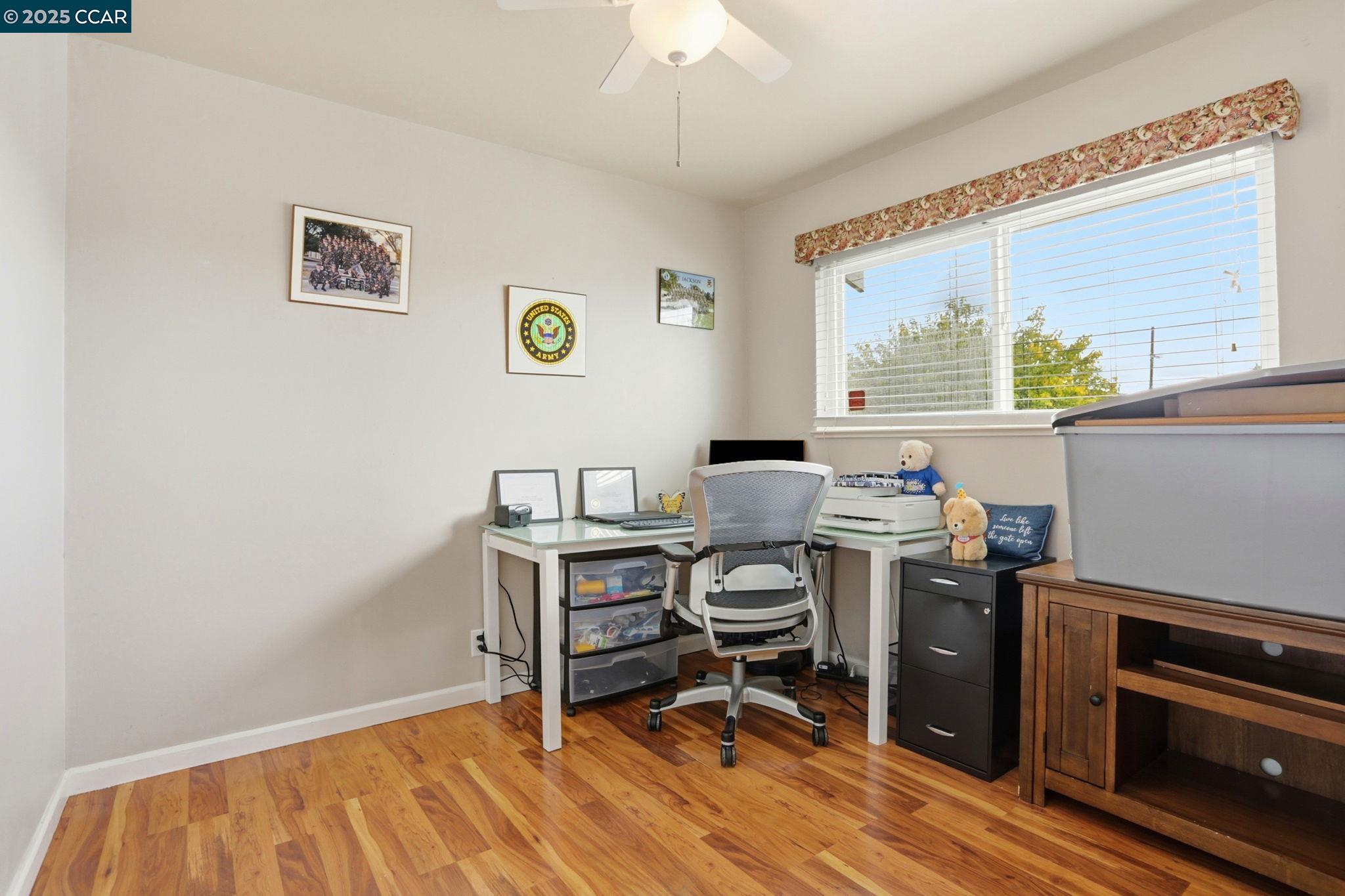 Detail Gallery Image 14 of 34 For 213 Markham Avenue, Vacaville,  CA 95688 - 4 Beds | 3/1 Baths