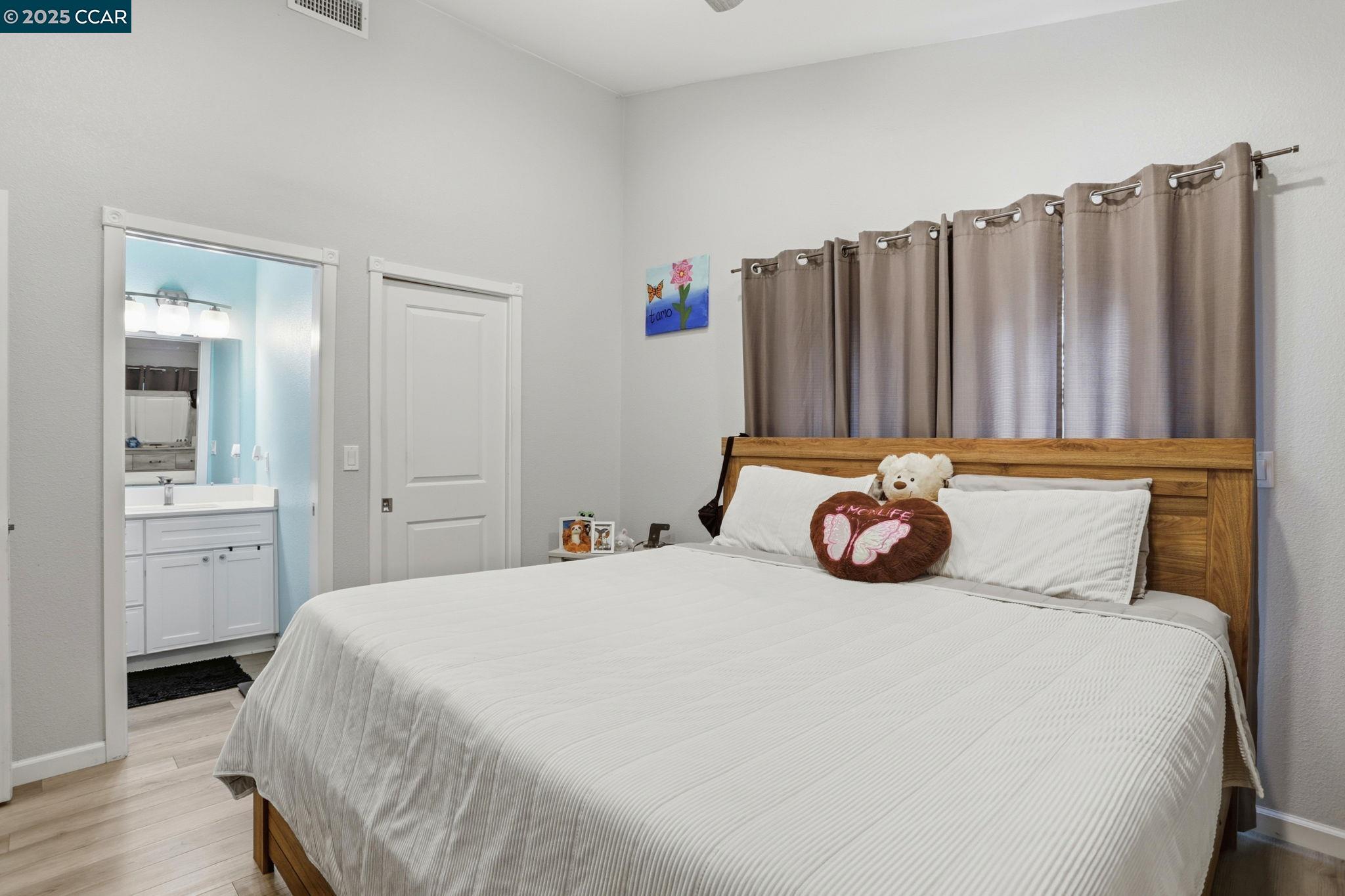 Detail Gallery Image 18 of 34 For 213 Markham Avenue, Vacaville,  CA 95688 - 4 Beds | 3/1 Baths