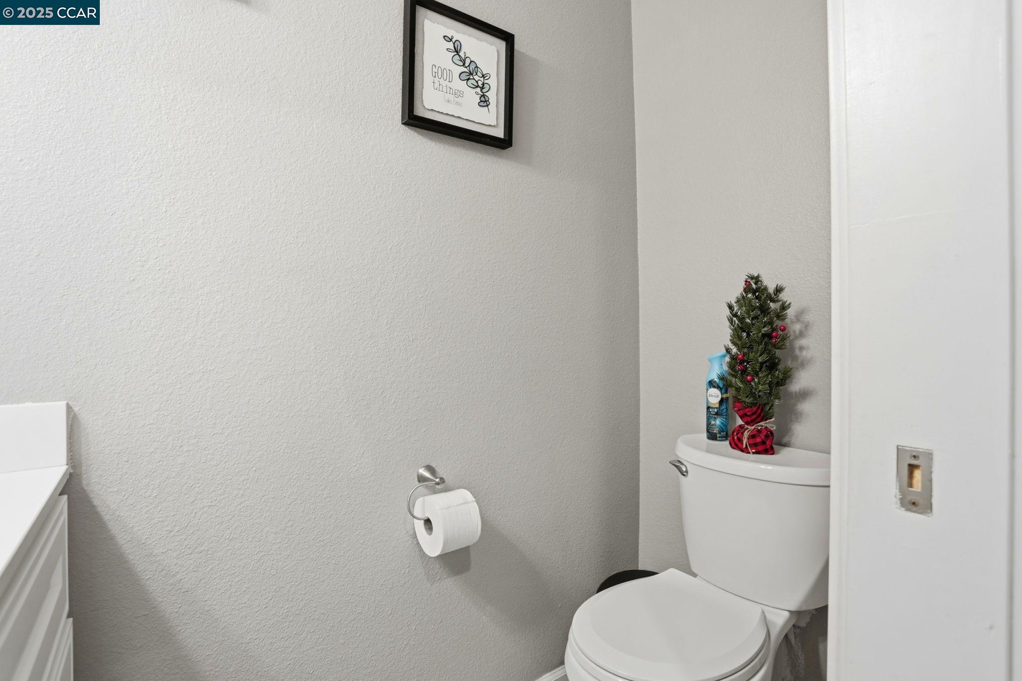 Detail Gallery Image 23 of 34 For 213 Markham Avenue, Vacaville,  CA 95688 - 4 Beds | 3/1 Baths