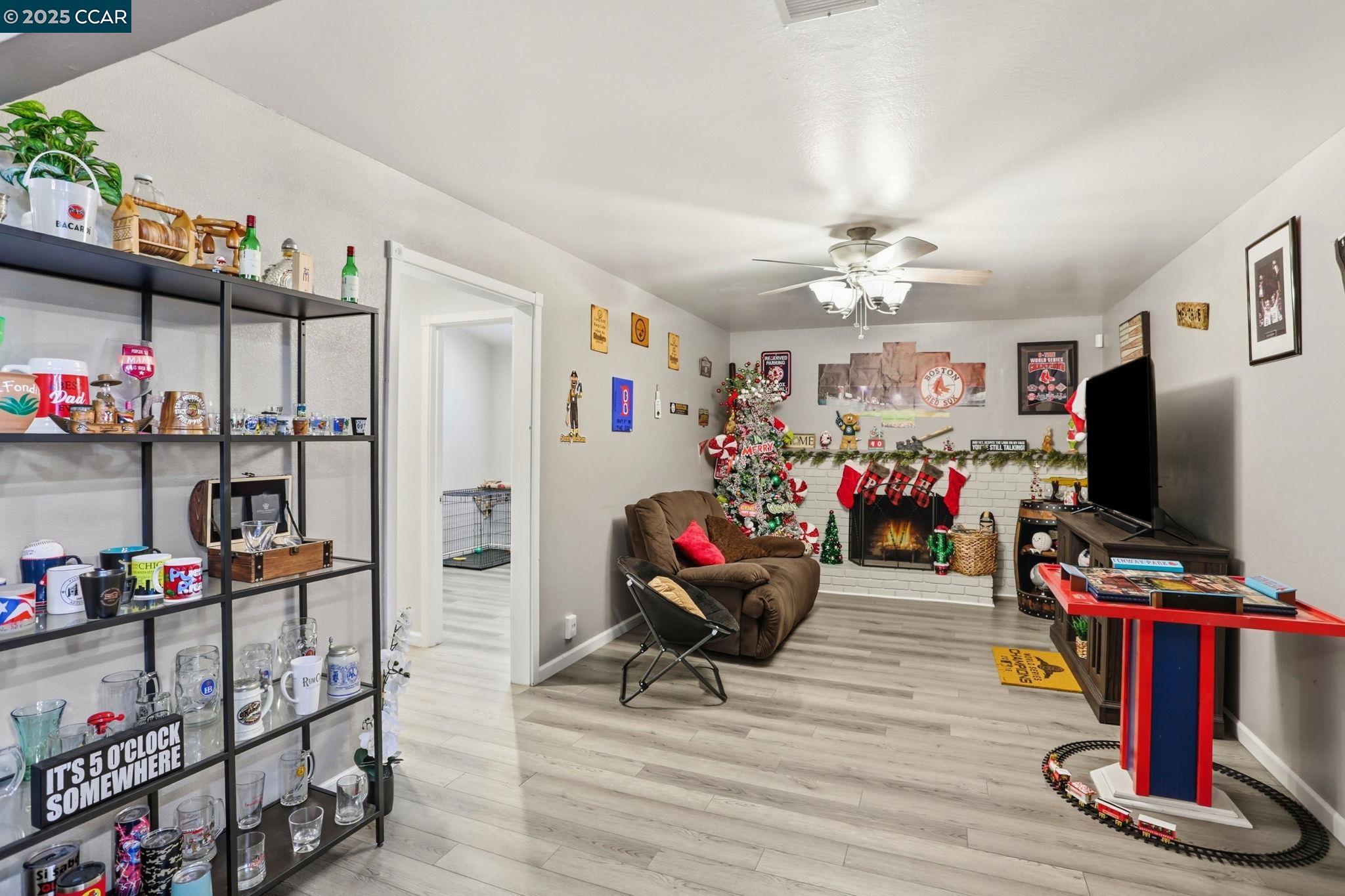 Detail Gallery Image 6 of 34 For 213 Markham Avenue, Vacaville,  CA 95688 - 4 Beds | 3/1 Baths